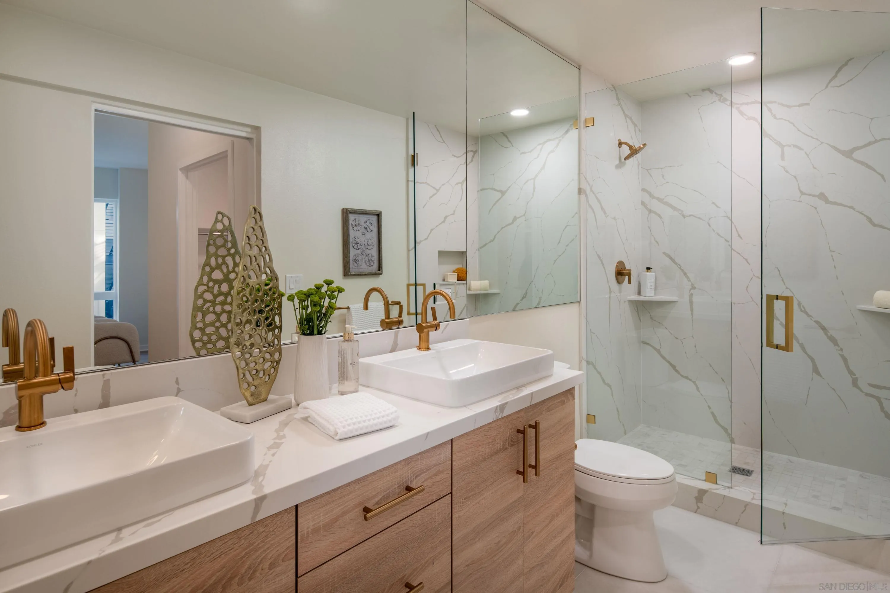 https://cdn.realtyfeed.com/cdn/127/250033293/ea6febe60fe6af270fbef773feeb2e4b.webp