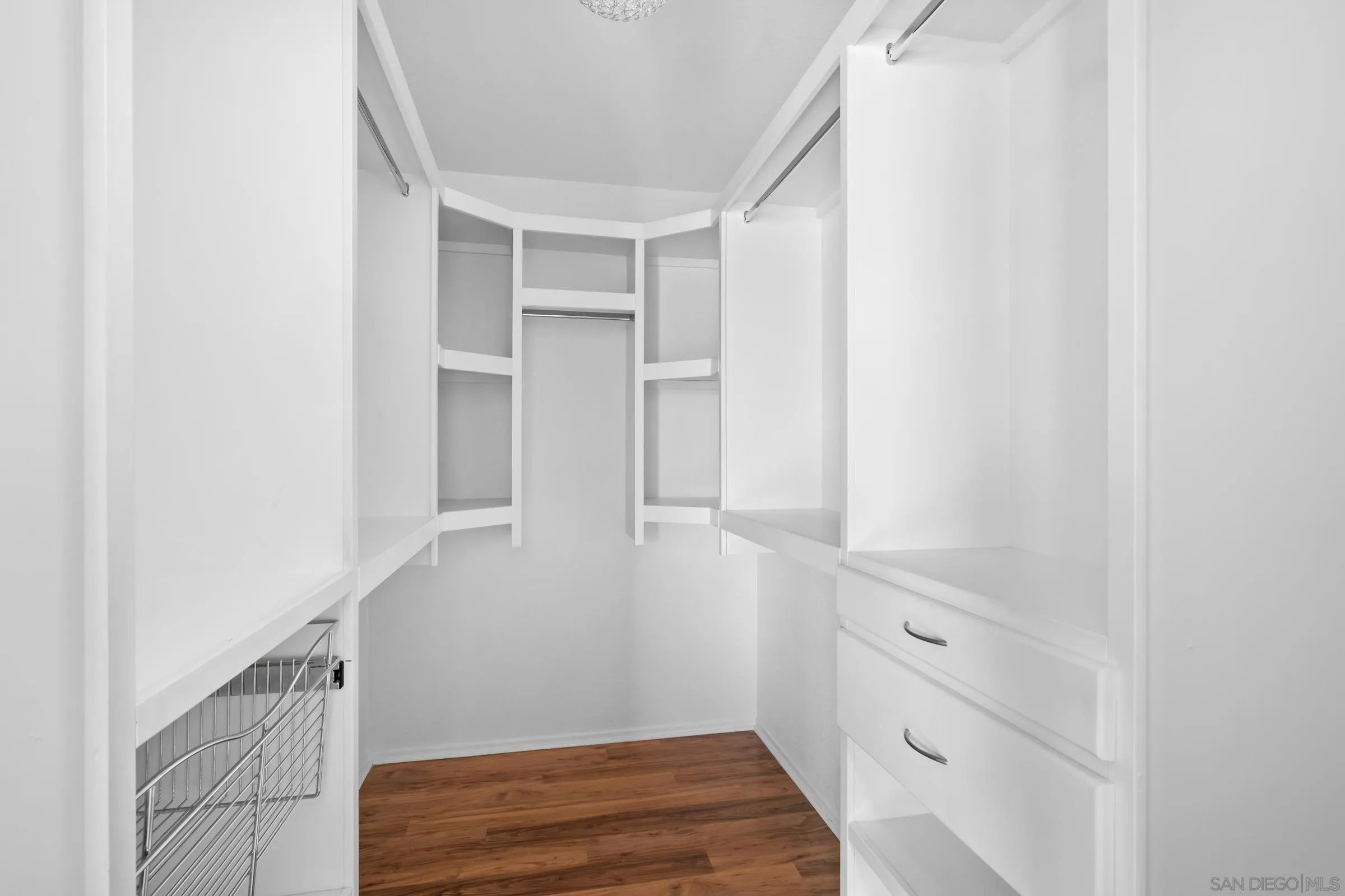 https://cdn.realtyfeed.com/cdn/127/250033298/2788b3dedcd3d41abb4a88ca3e07ddbf.webp