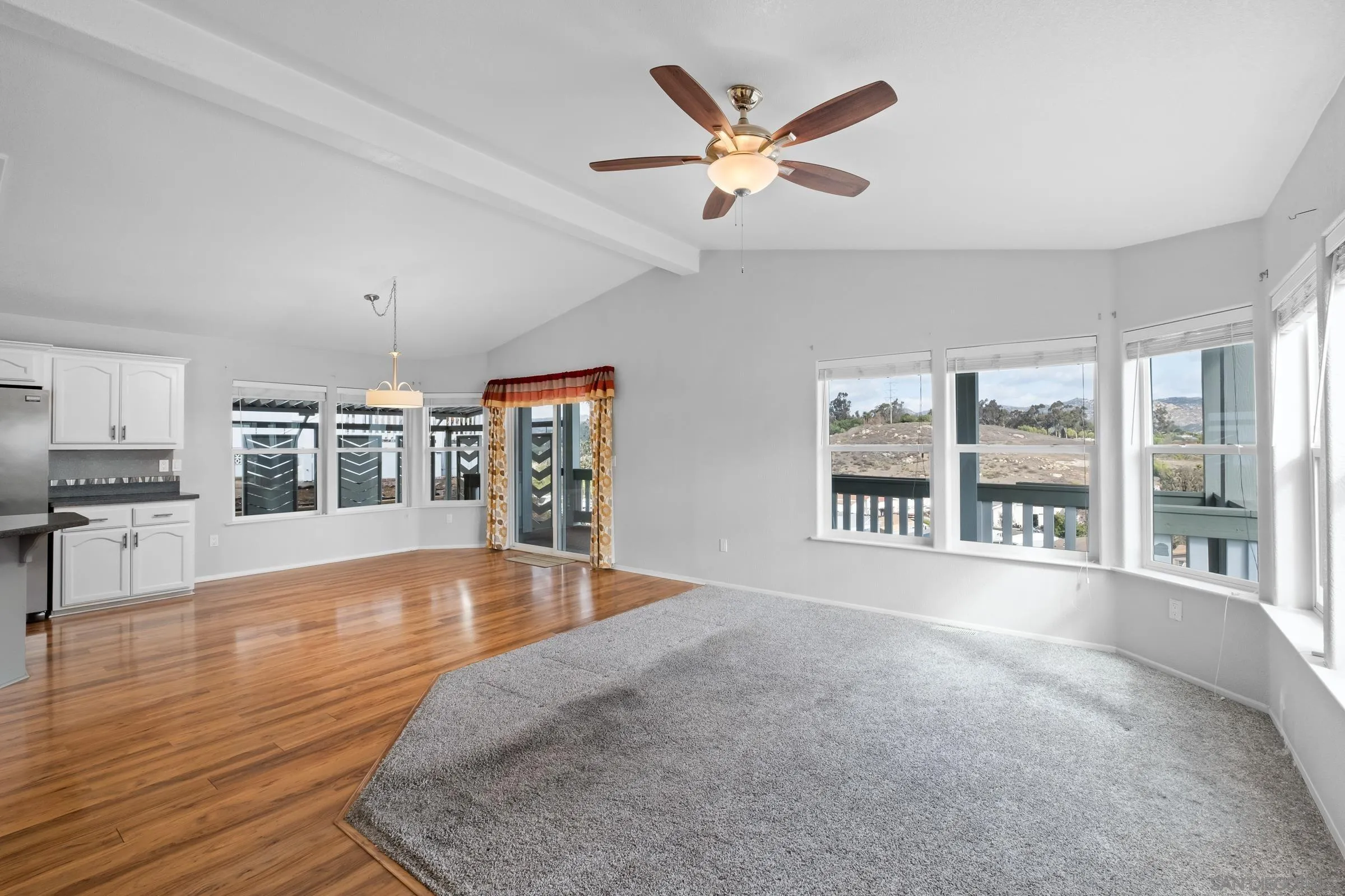 https://cdn.realtyfeed.com/cdn/127/250033298/4c75148afa4cacd782a7bd81e4ab41c0.webp