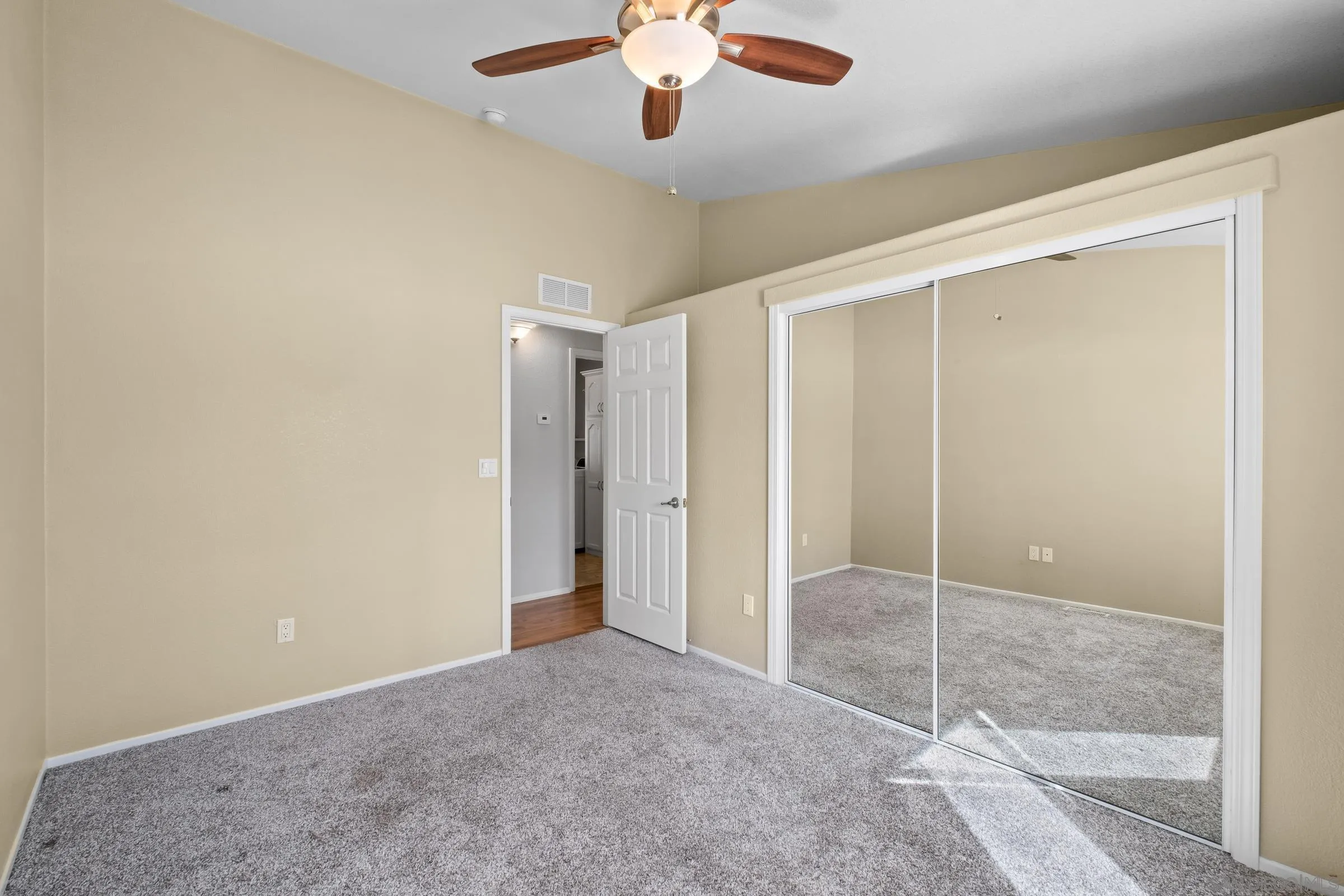 https://cdn.realtyfeed.com/cdn/127/250033298/8a560732ef7ce528b5147281171344cc.webp