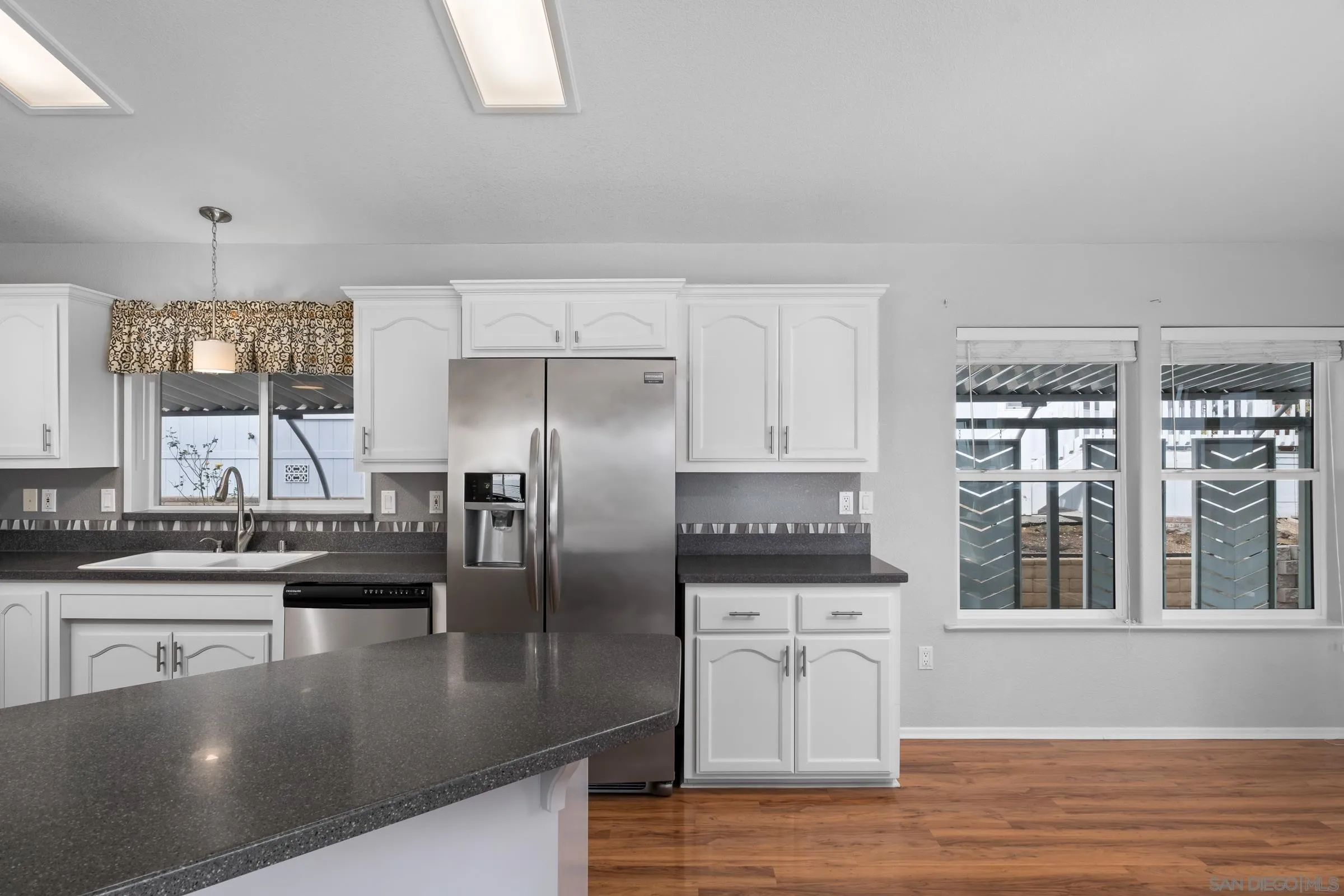https://cdn.realtyfeed.com/cdn/127/250033298/b1a721c66ce7567b42ee62a3c3a5a90e.webp