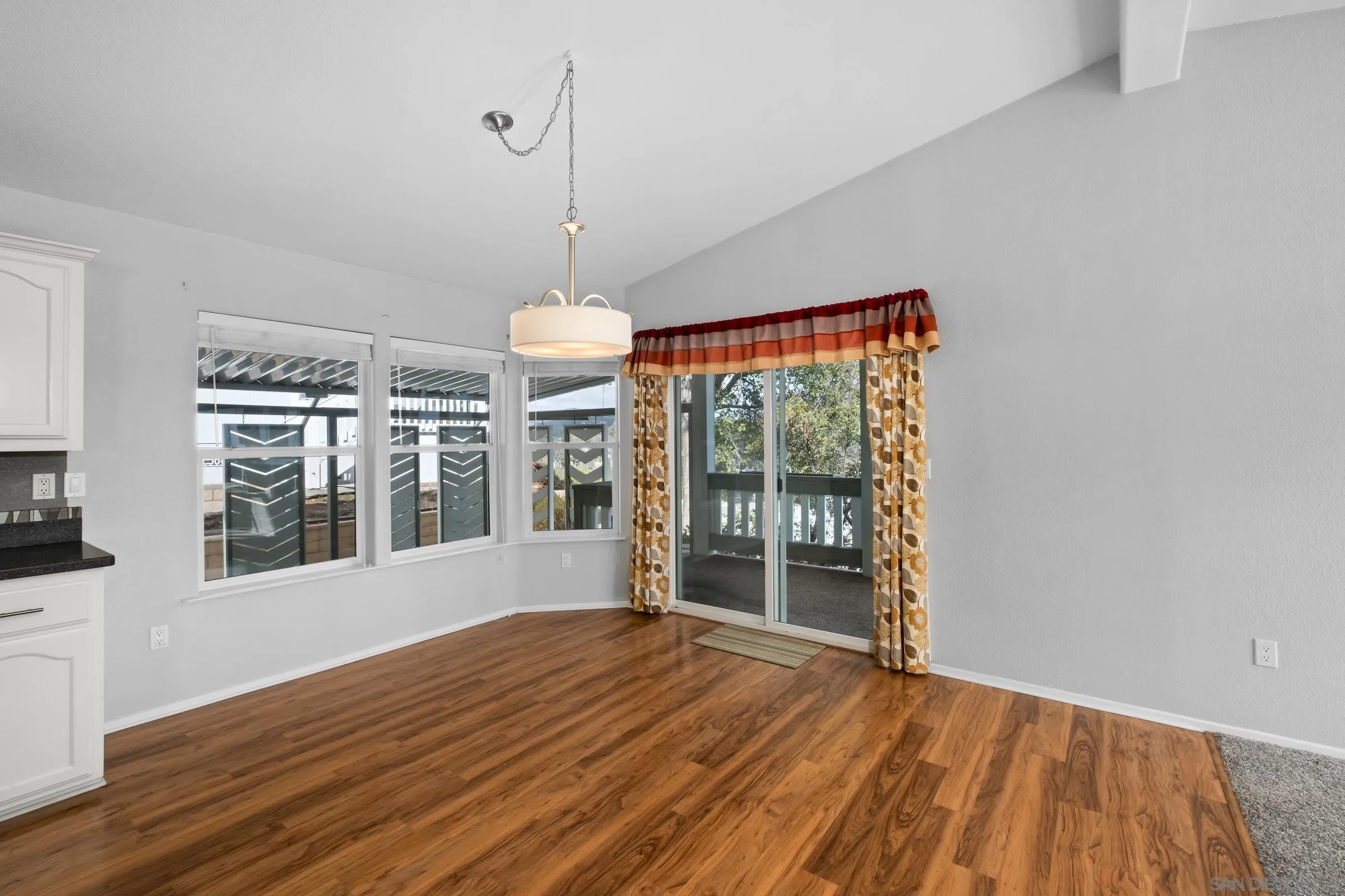 https://cdn.realtyfeed.com/cdn/127/250033298/cf90313fec54cfd3b1f8eca575b97e9a.webp