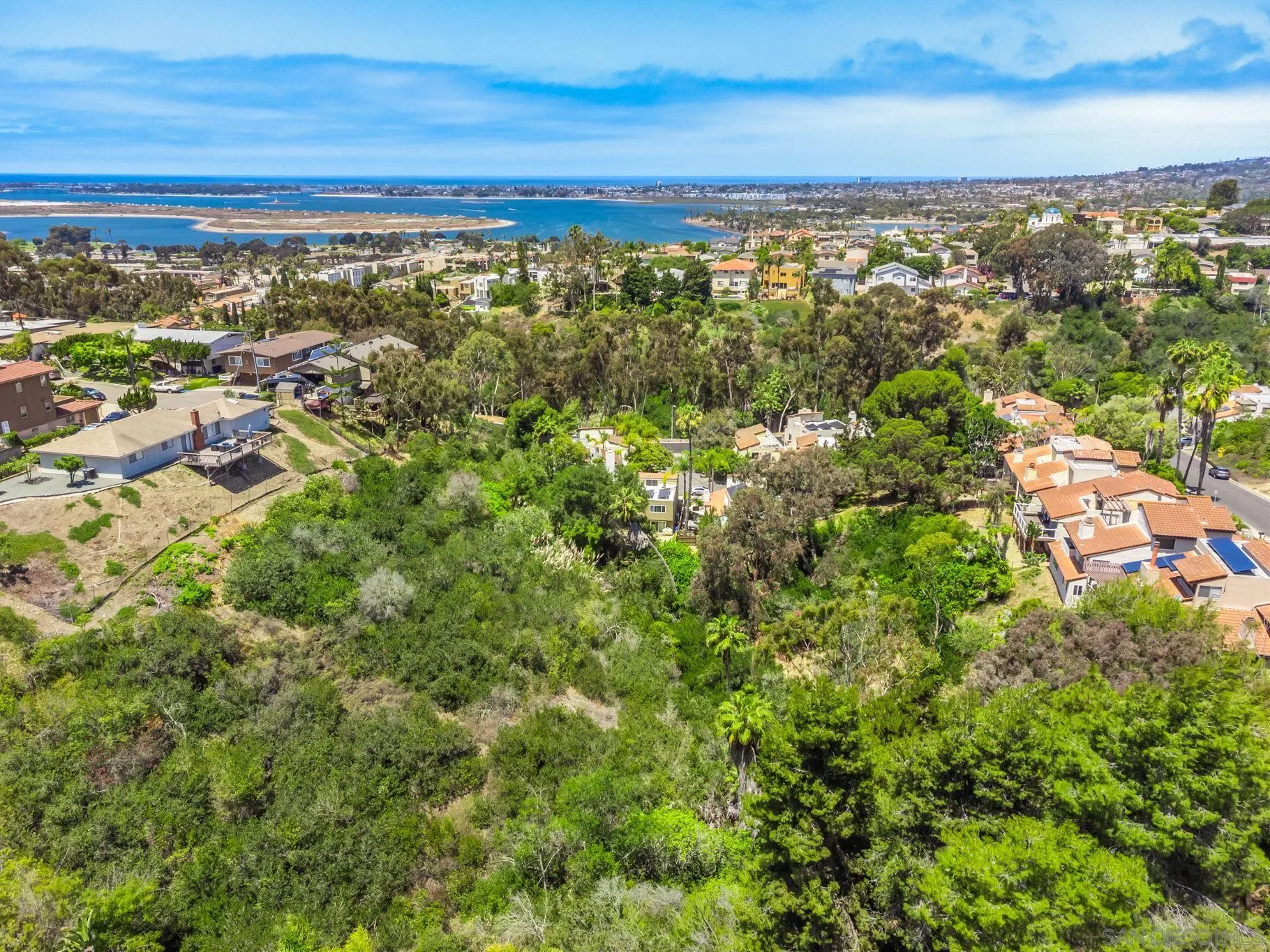 https://cdn.realtyfeed.com/cdn/127/250033299/4fb0d6b5b09e53430f319982b14c3635.webp