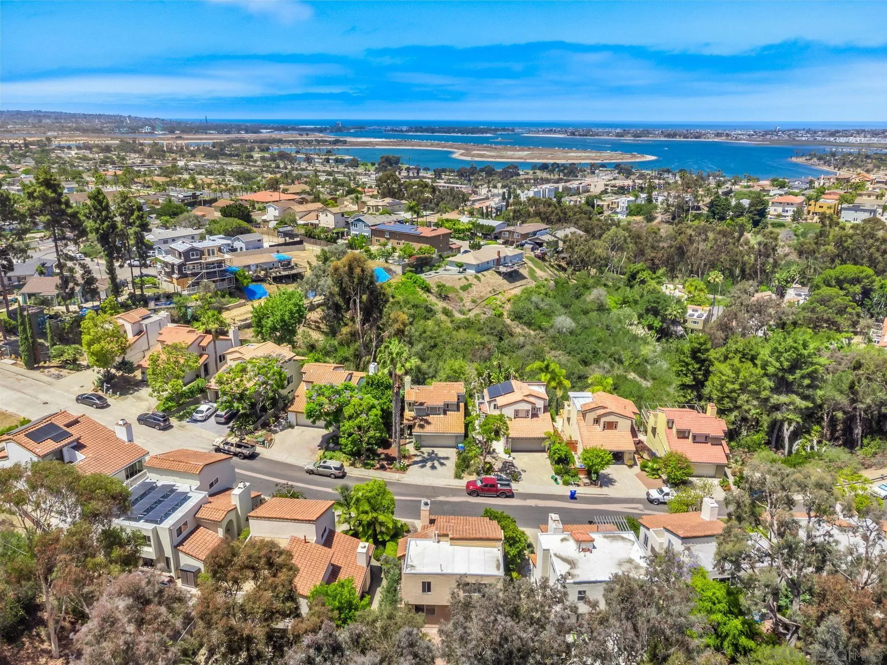 https://cdn.realtyfeed.com/cdn/127/250033299/83be17eeb4bb7a729b00c6d54a54332b.webp