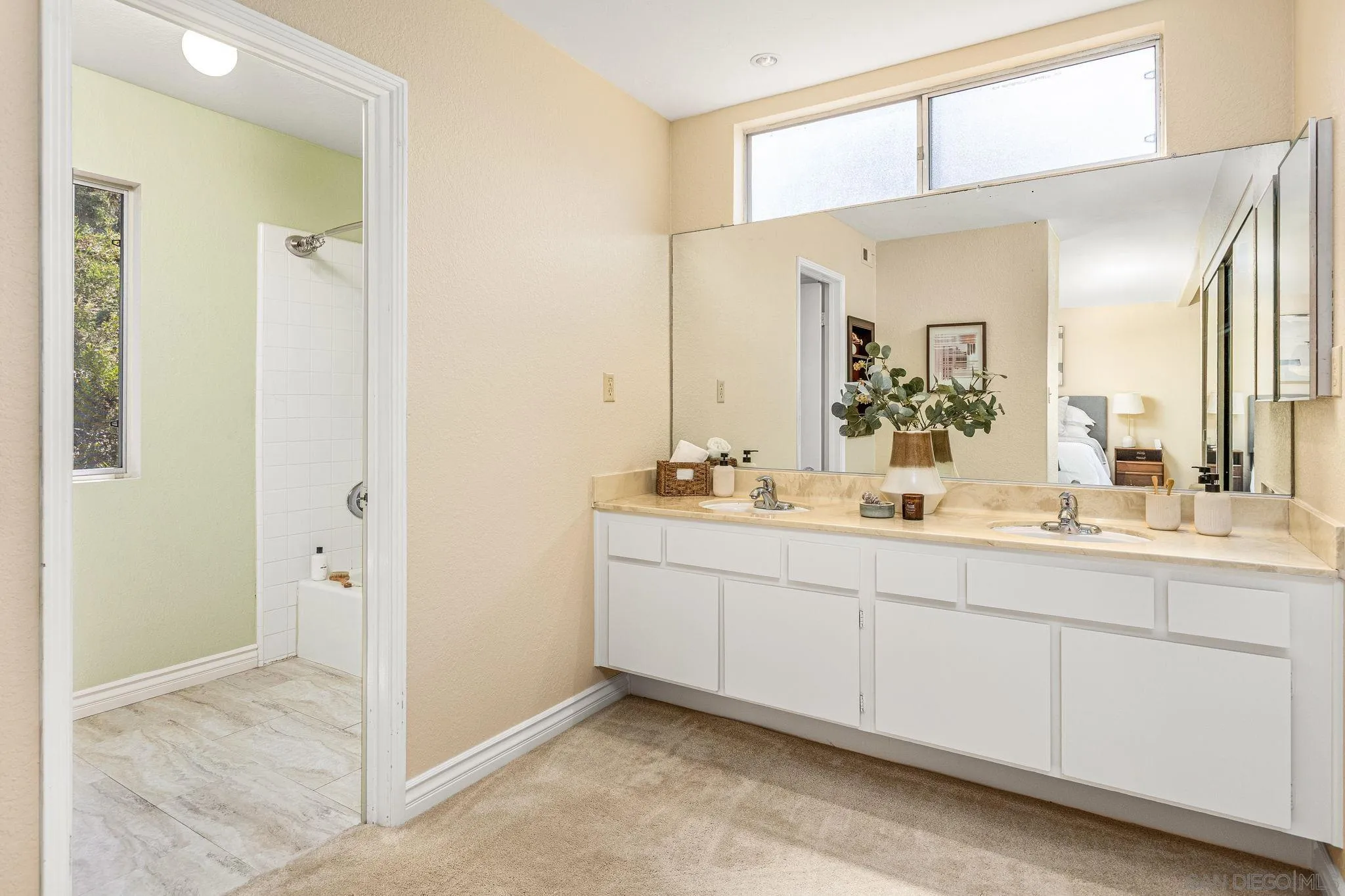 https://cdn.realtyfeed.com/cdn/127/250033299/865e12b757413da611c15311e52a54dd.webp