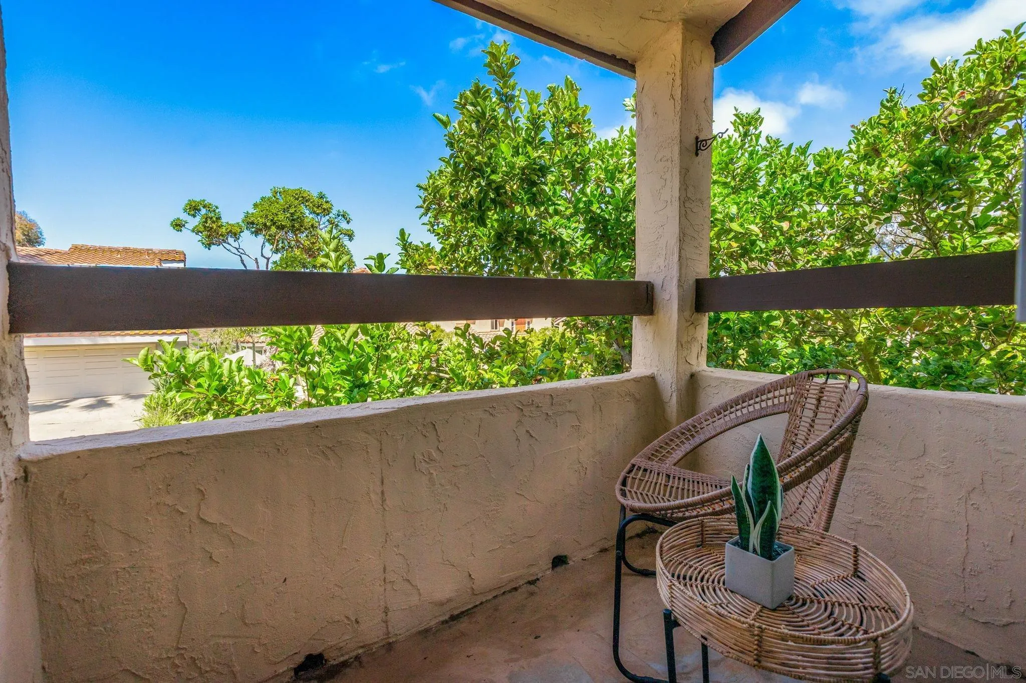 https://cdn.realtyfeed.com/cdn/127/250033299/badfb64de27847ebb2b0011f66ab60f4.webp
