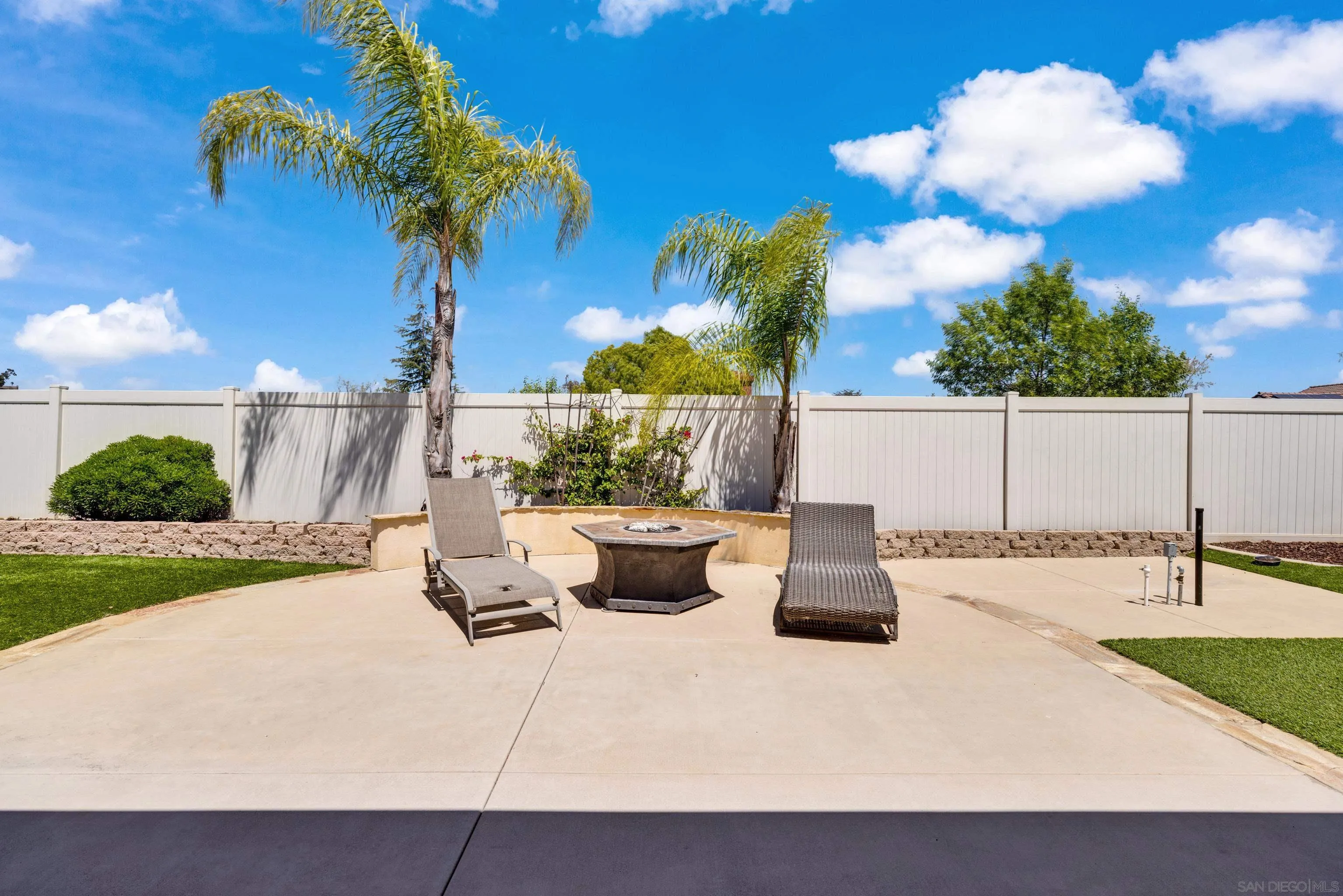https://cdn.realtyfeed.com/cdn/127/250033302/21a977c5e351d4efc729fcdd4aba3348.webp