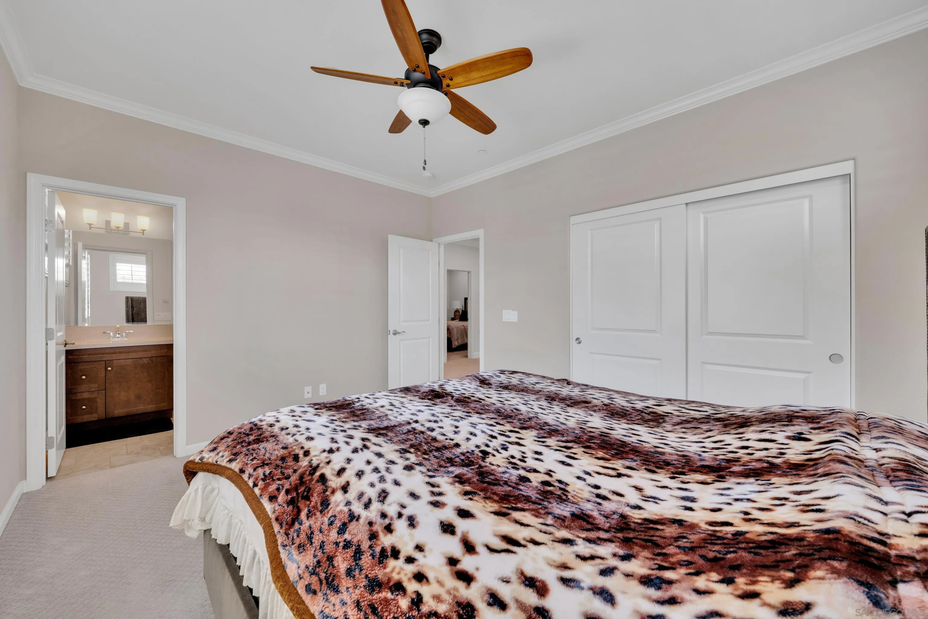 https://cdn.realtyfeed.com/cdn/127/250033302/541e408e7d9fb2c10ae1708b983db579.webp