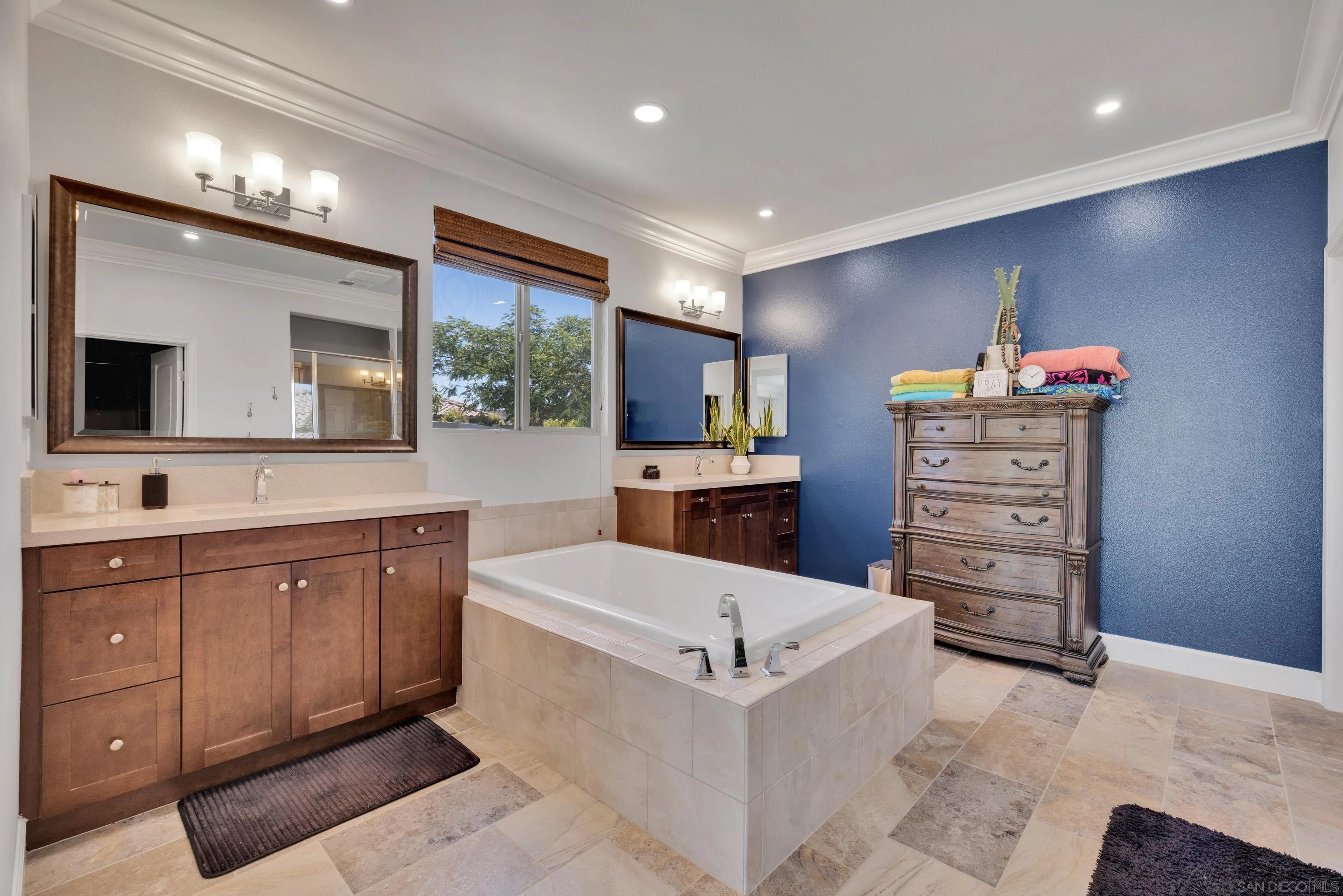 https://cdn.realtyfeed.com/cdn/127/250033302/6892f4c6819d21d0ba7463e0c2dae5aa.webp