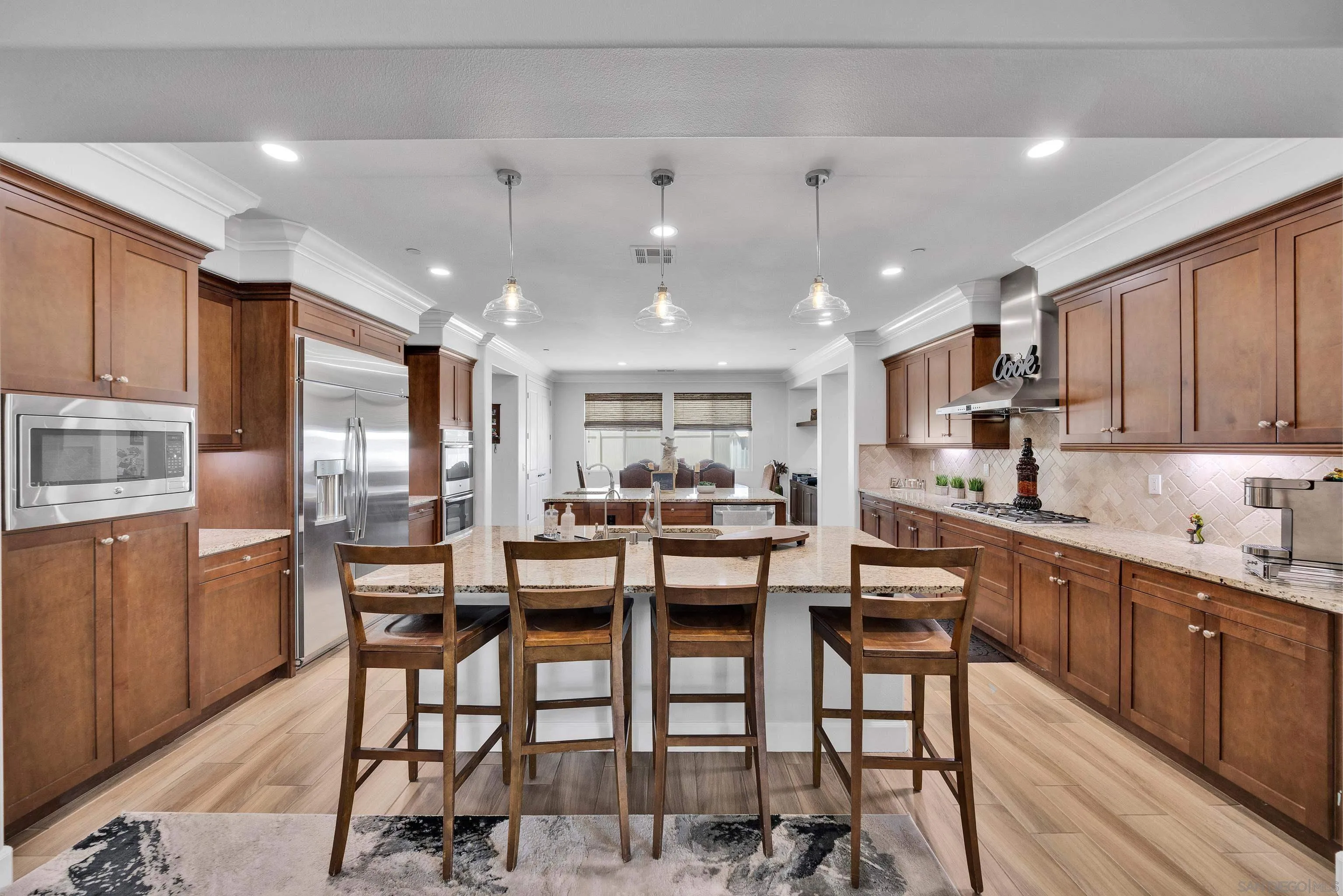 https://cdn.realtyfeed.com/cdn/127/250033302/822925bfdbb883d46da74deeee9ee2c1.webp