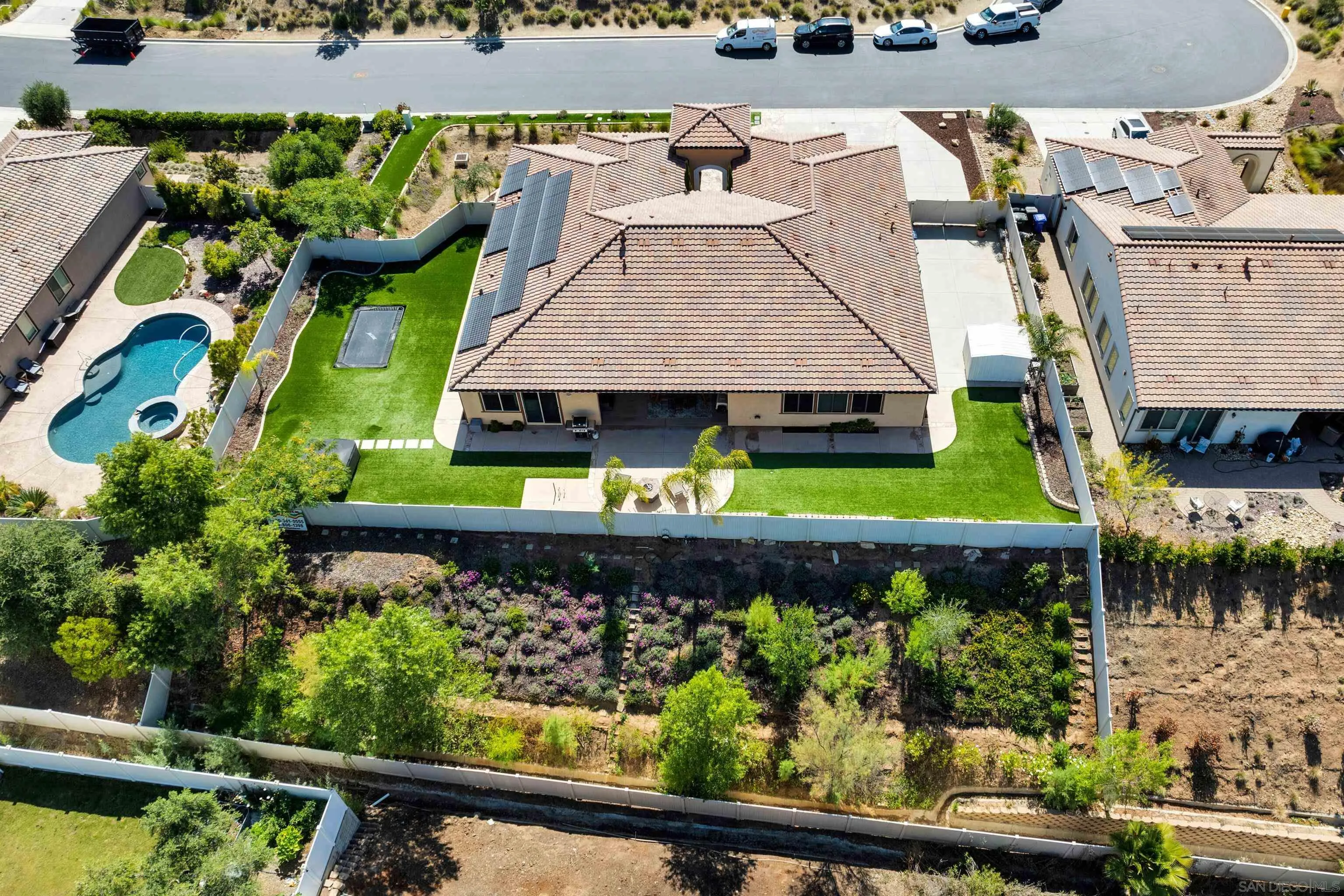 https://cdn.realtyfeed.com/cdn/127/250033302/86c44d96707ddbc8ccc1aa6d5c3de1e3.webp