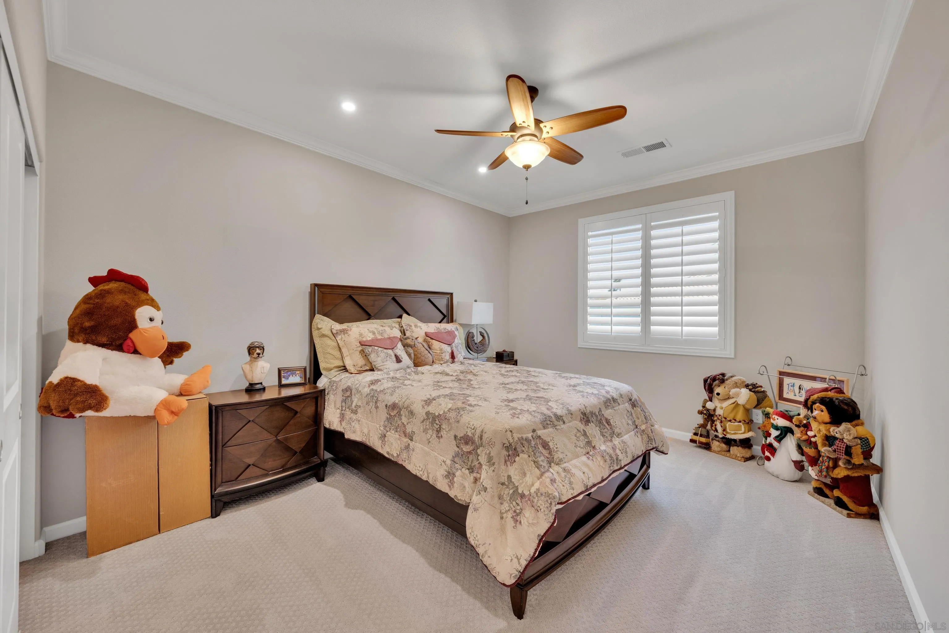 https://cdn.realtyfeed.com/cdn/127/250033302/a30e767310b45f07a8d87569164c1191.webp