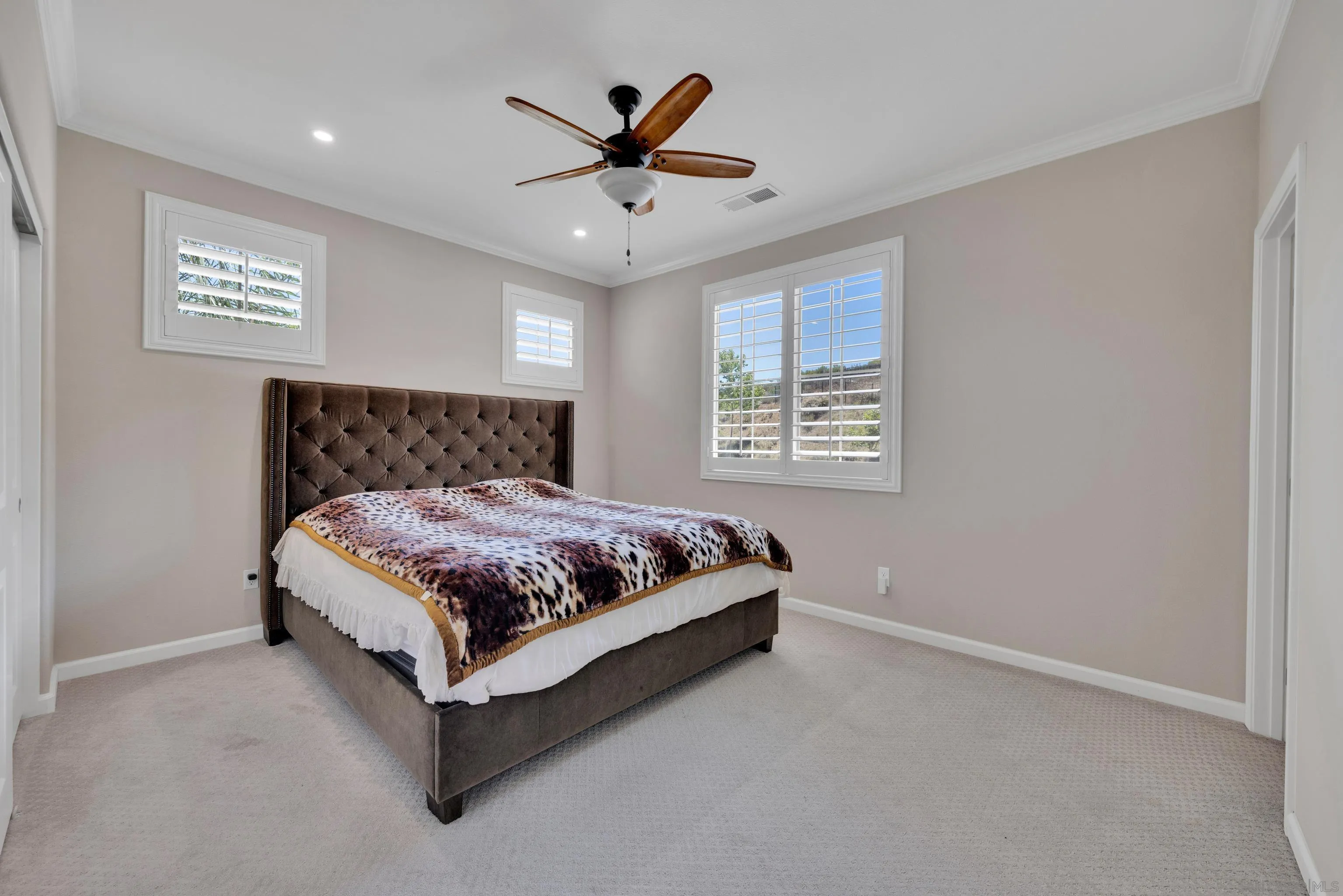 https://cdn.realtyfeed.com/cdn/127/250033302/e4c47b97dc22cd48c0a62e16b7e4a7bf.webp