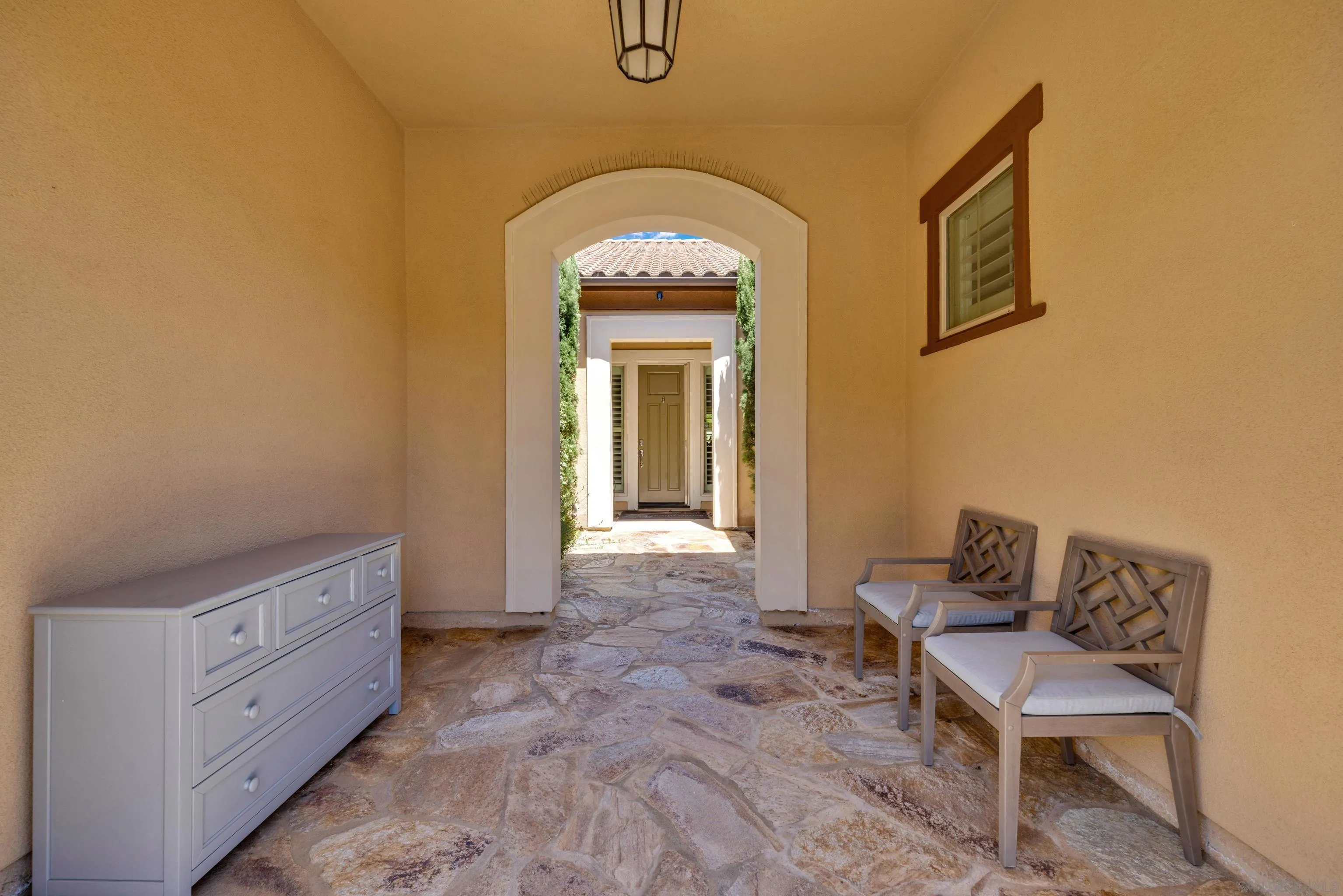 https://cdn.realtyfeed.com/cdn/127/250033302/f081d3ababfc6bb92d19280181b392b1.webp