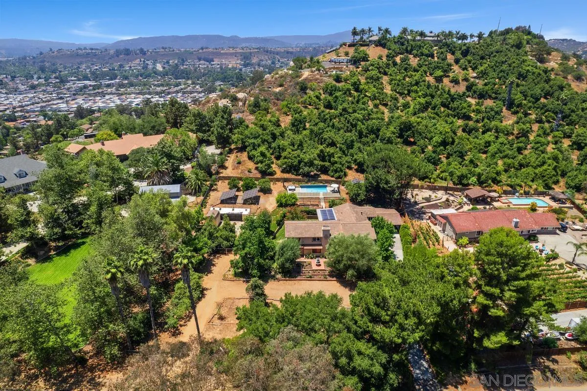 https://cdn.realtyfeed.com/cdn/127/250033303/1b54bc456877af319914af5cc0b86e42.webp