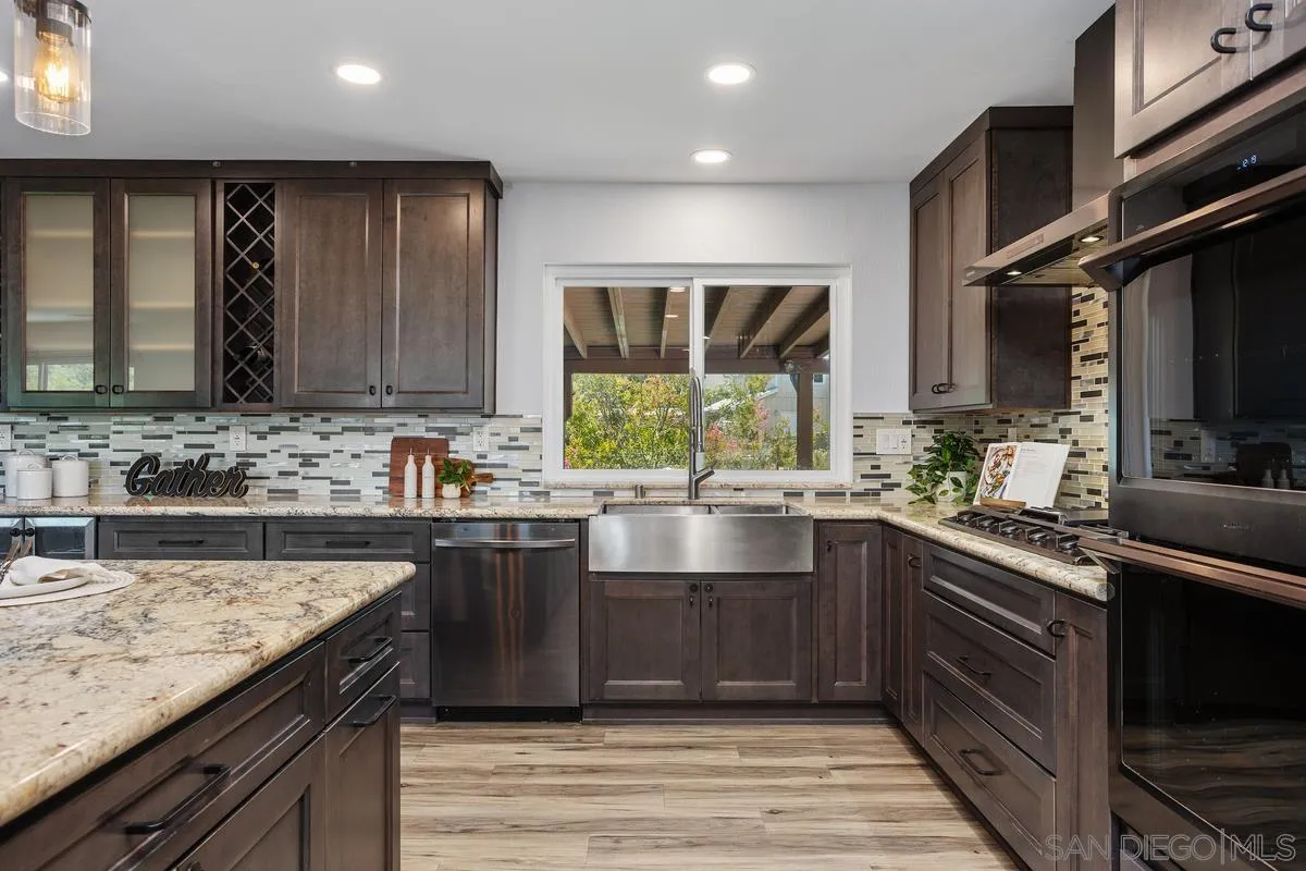 https://cdn.realtyfeed.com/cdn/127/250033303/23a28627048e0d62cd9d726bb00bcbc5.webp