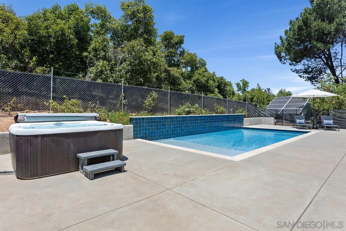 https://cdn.realtyfeed.com/cdn/127/250033303/dba3bda6907bf657b6f9eeb9e5edbef5.webp