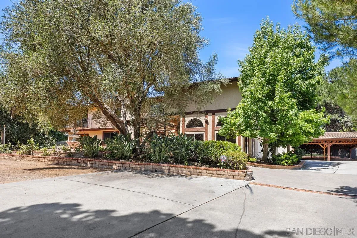 https://cdn.realtyfeed.com/cdn/127/250033303/dc8832aa49ddfd7927665b69833f8d0e.webp