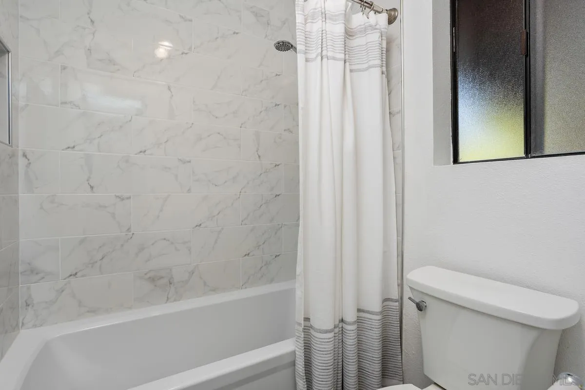 https://cdn.realtyfeed.com/cdn/127/250033303/dcac7729086c6eda2af7e39e0150efb1.webp