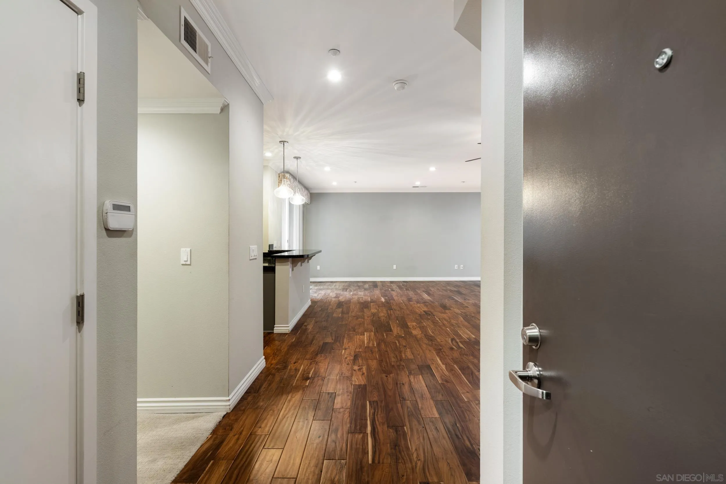 Photo #3: 250033308 Listing 