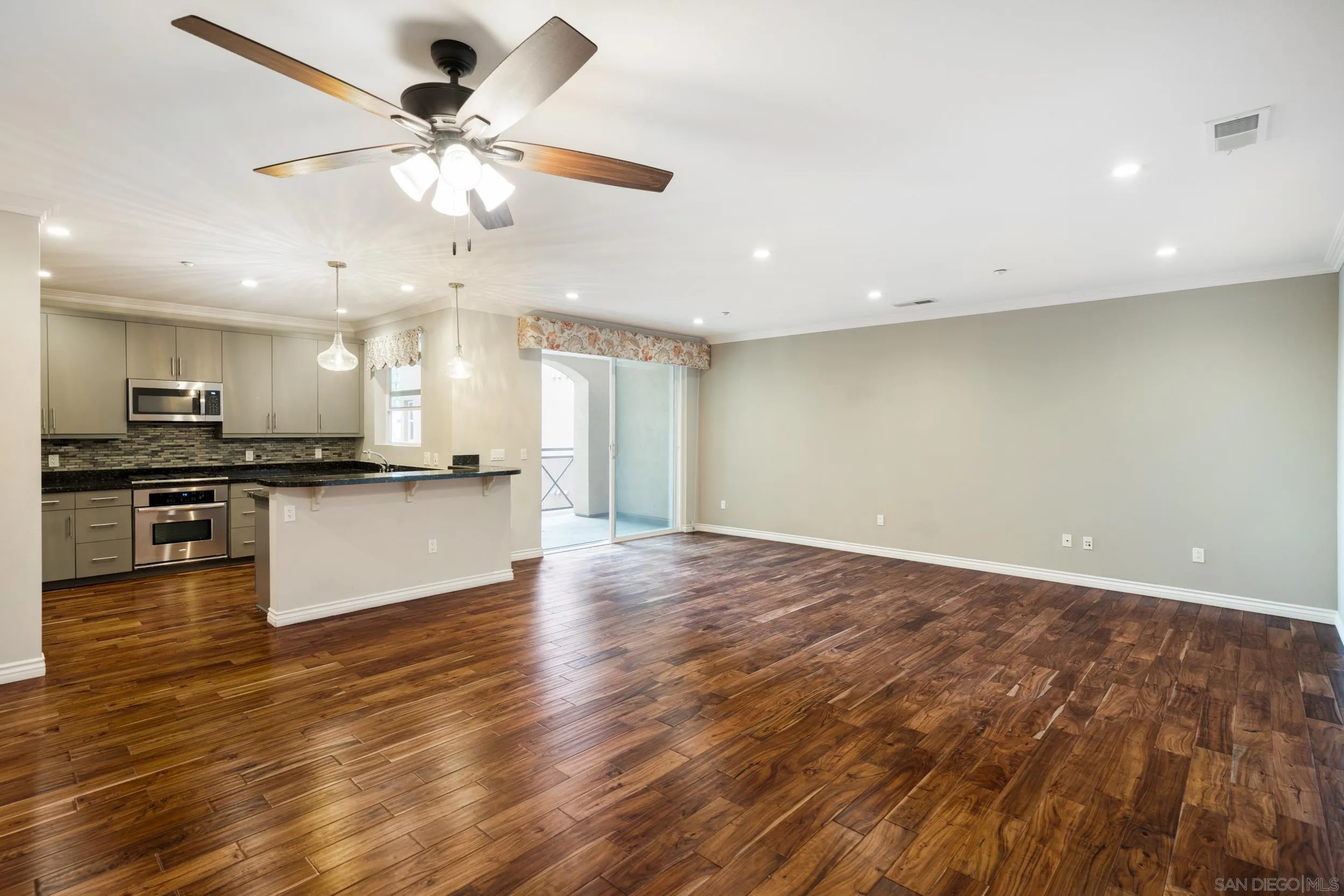 Photo #5: 250033308 Listing 