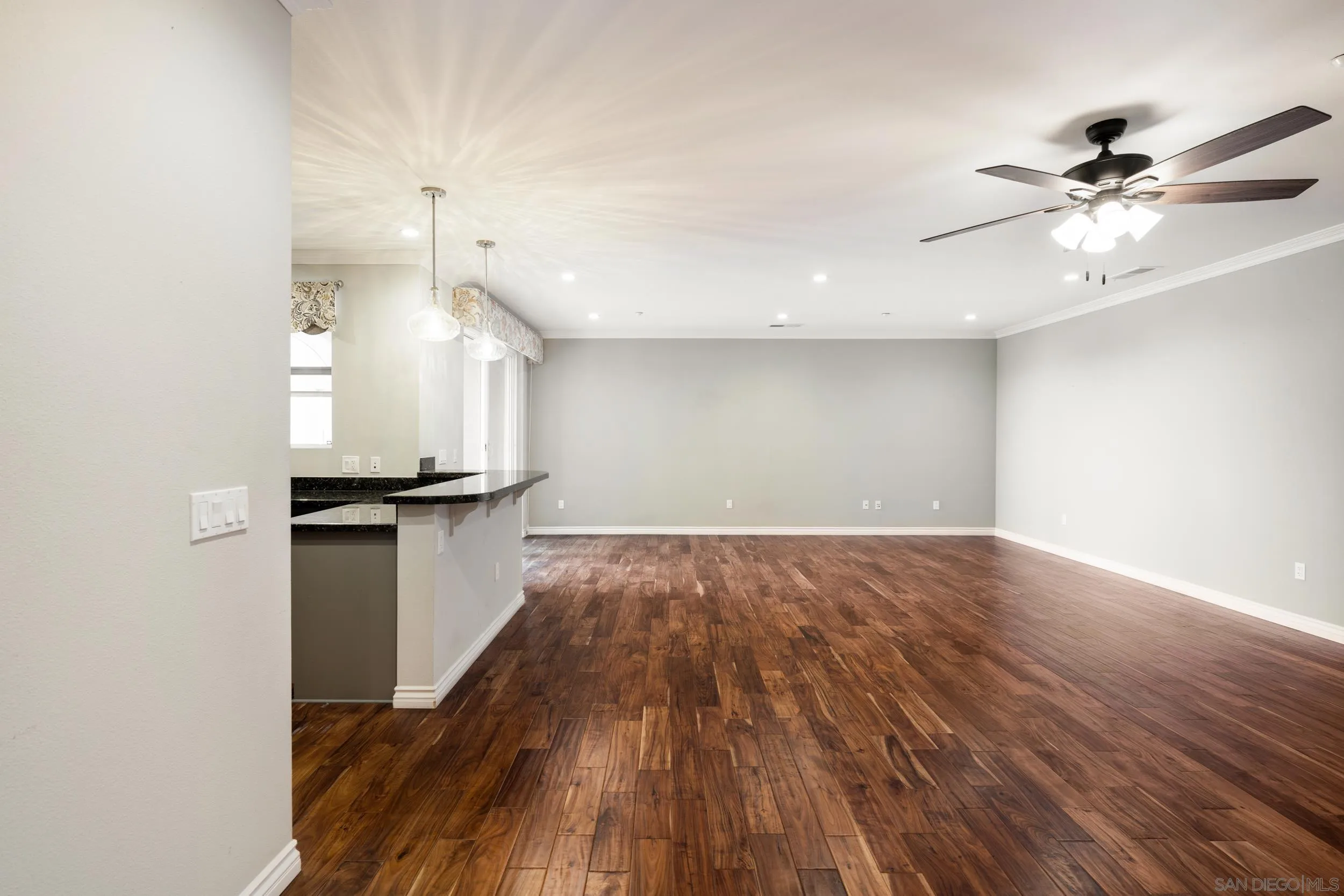 Photo #4: 250033308 Listing 