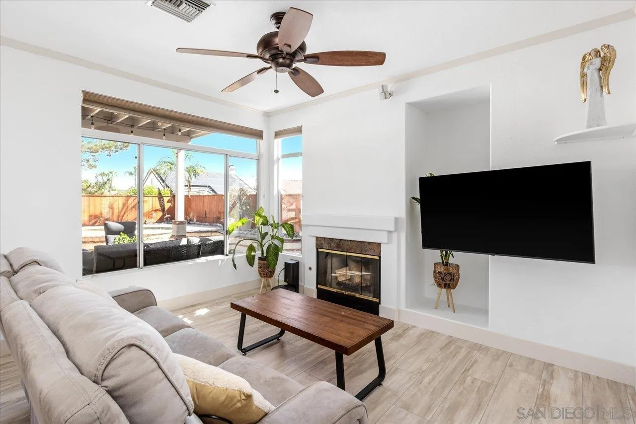 https://cdn.realtyfeed.com/cdn/127/250033310/27c88bc597107d3e5e9ff574b8a015f5.webp