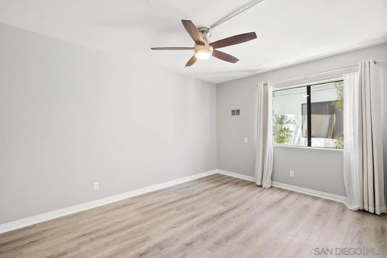https://cdn.realtyfeed.com/cdn/127/250033319/2b42f4bfef43210d35a911e51d316a4e.webp