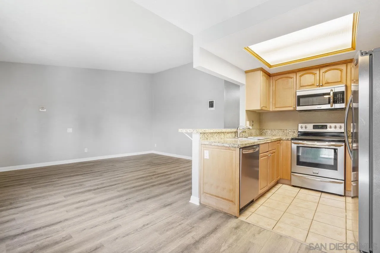 https://cdn.realtyfeed.com/cdn/127/250033319/583ea465ceed6454f733b05717d5964f.webp