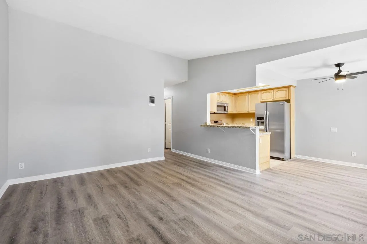 https://cdn.realtyfeed.com/cdn/127/250033319/58c456680fddff56a9422948a162e39d.webp