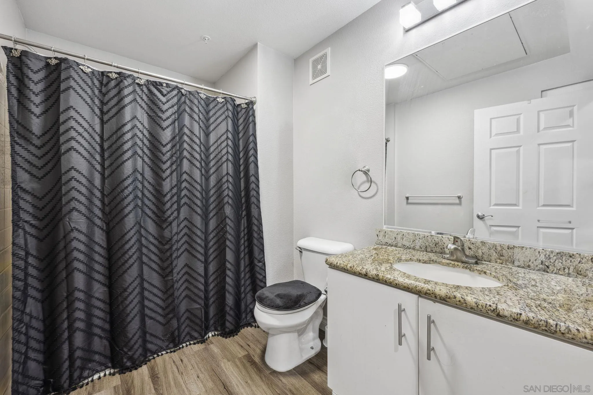 Photo #11: 250033327 Listing: Photo #11