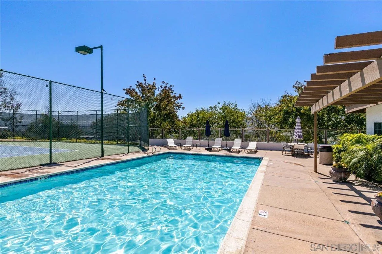 Photo #24: 250033331 Listing: Photo #24
