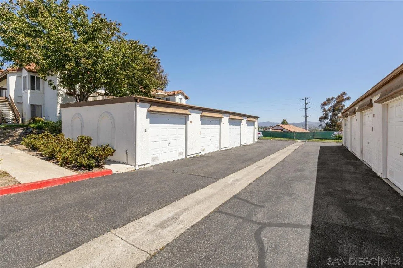 Photo #22: 250033331 Listing: Photo #22