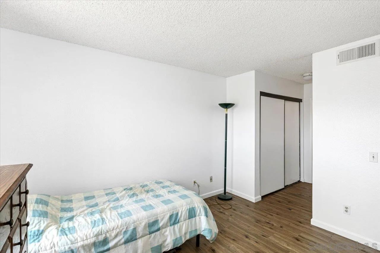 Photo #13: 250033331 Listing: Photo #13