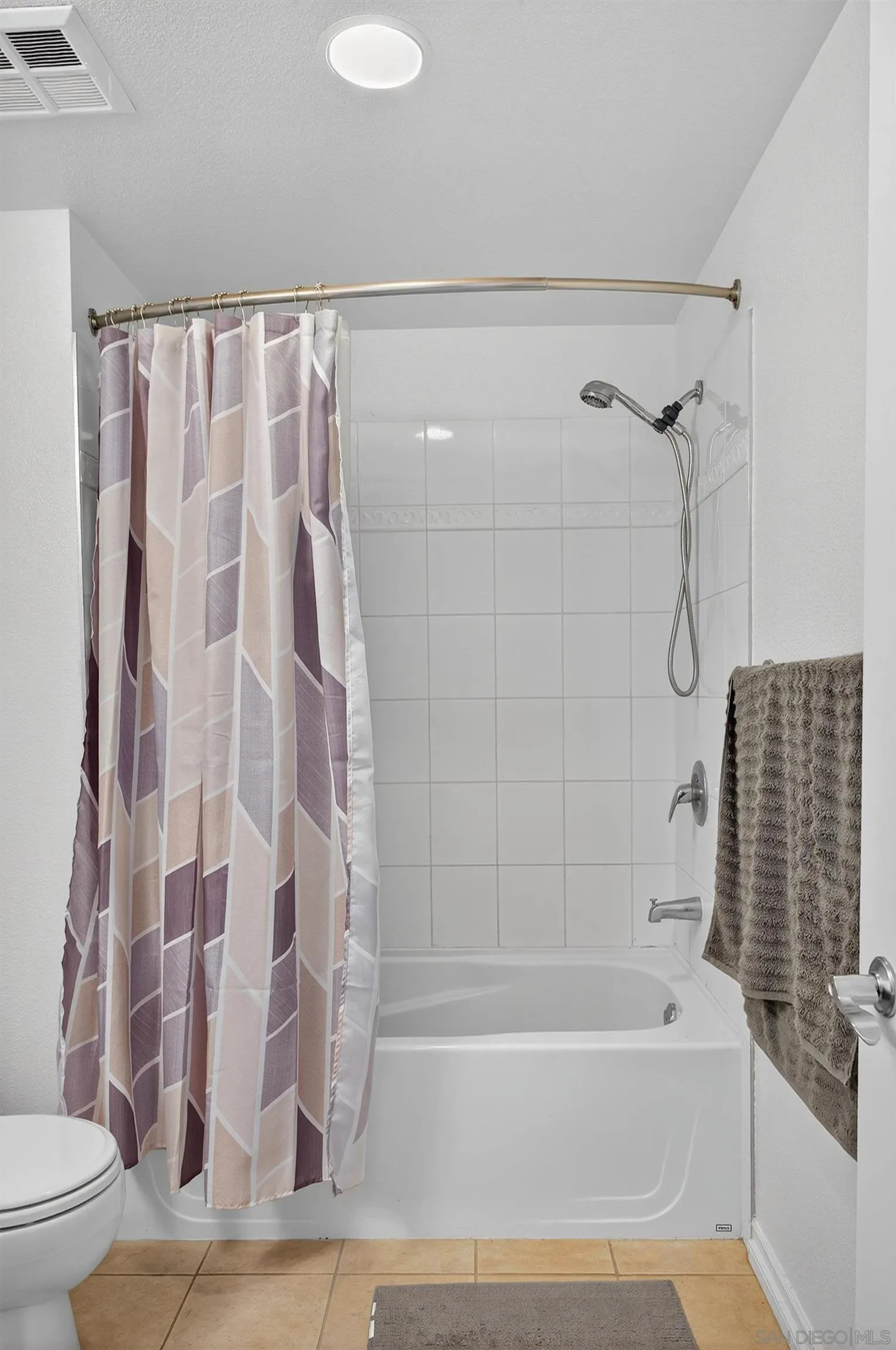 Photo #12: 250033334 Listing: Photo #12