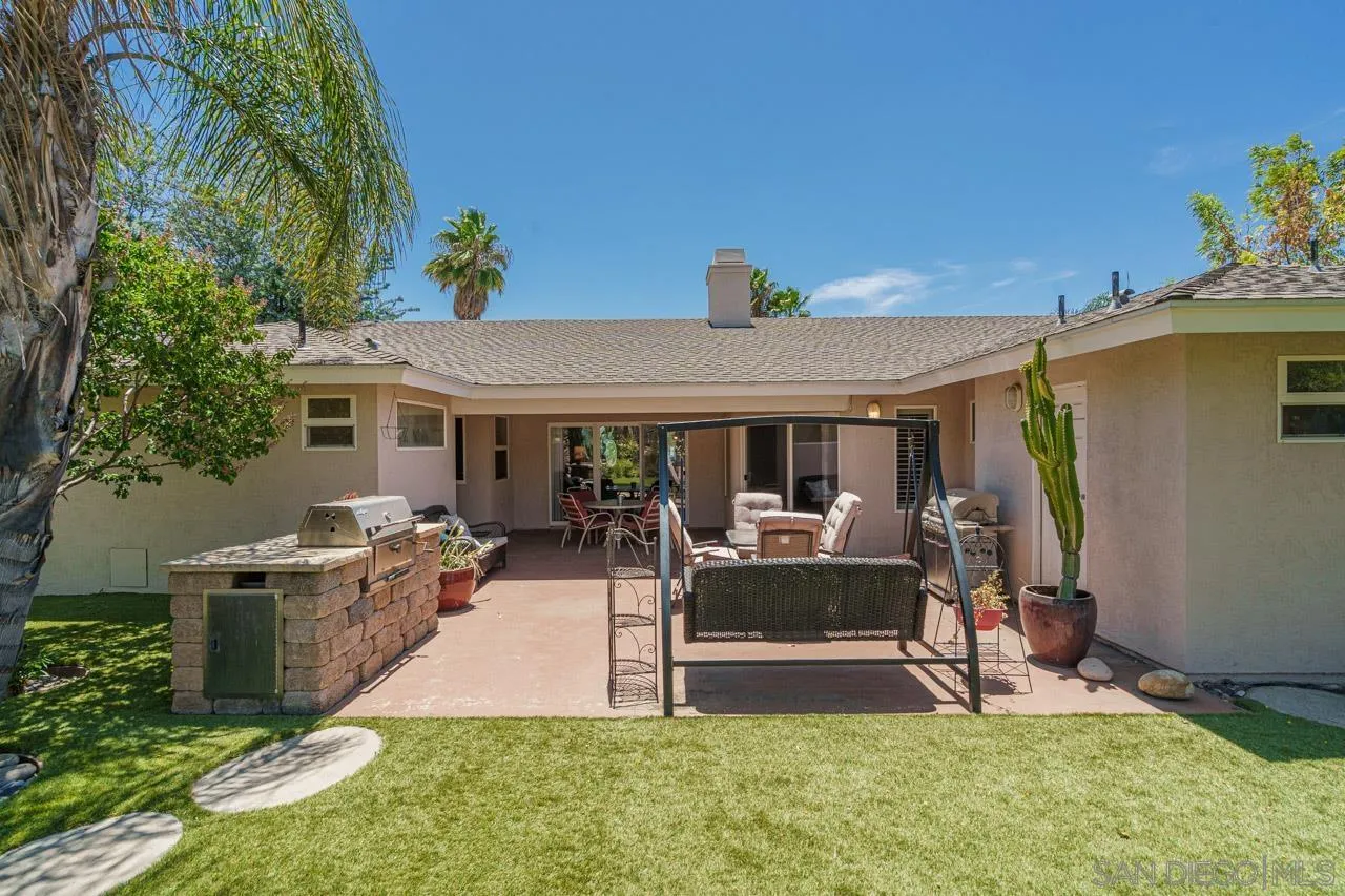 https://cdn.realtyfeed.com/cdn/127/250033337/3db0d52a16c7014c96f08bd6d672b7c0.webp