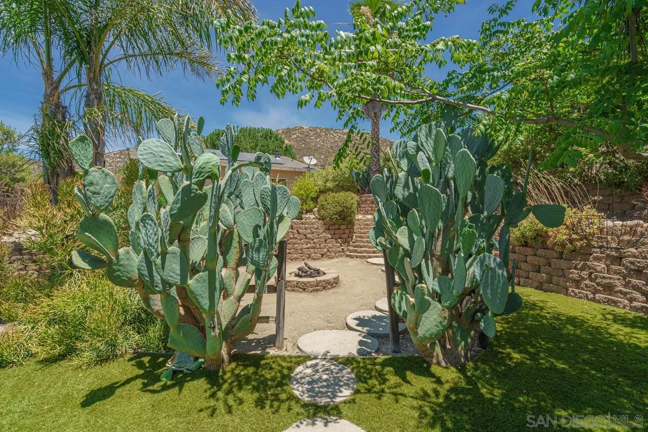 https://cdn.realtyfeed.com/cdn/127/250033337/5694d25df6ebd2e10cb58e8c13a8fd1b.webp