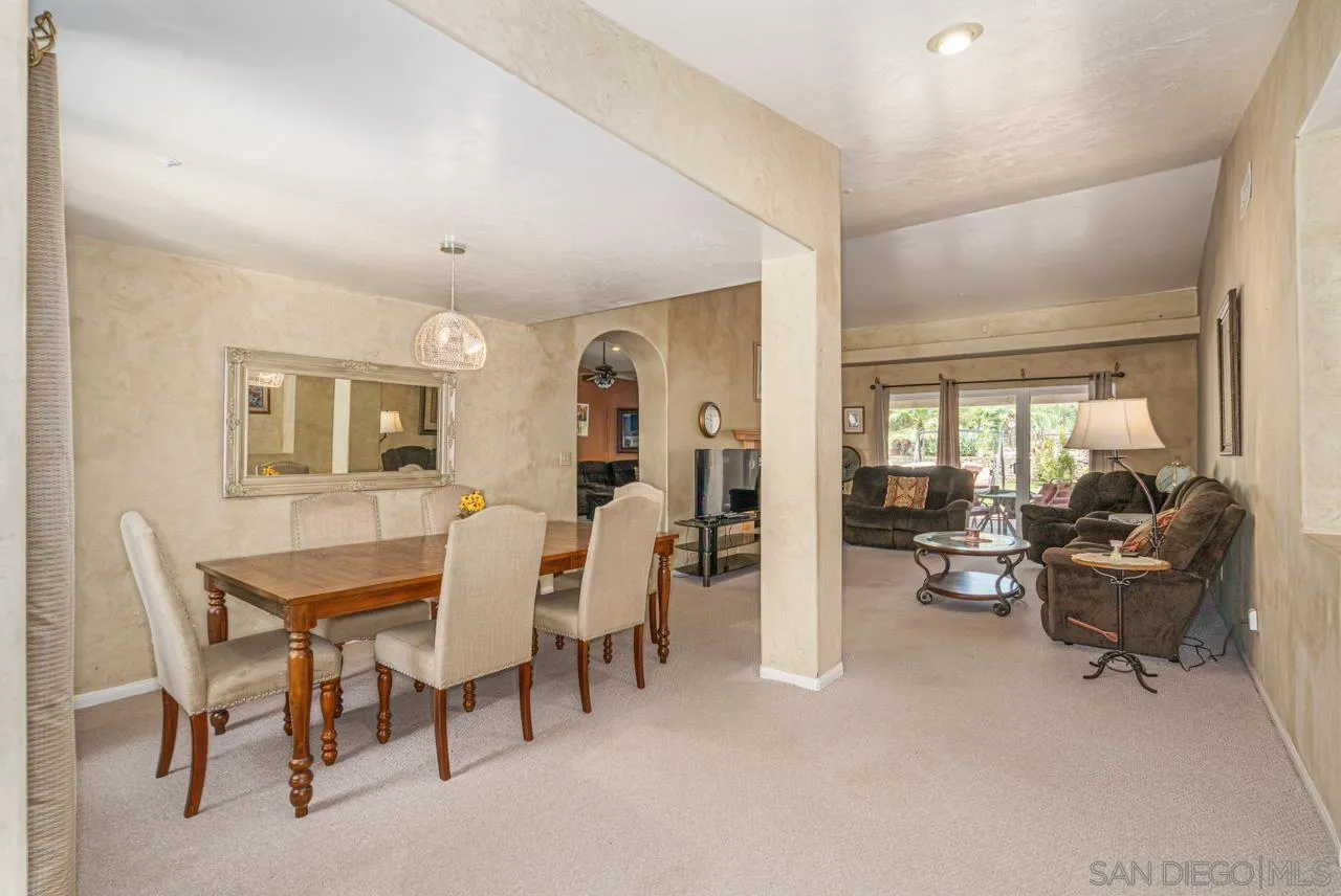 https://cdn.realtyfeed.com/cdn/127/250033337/58f8e07b77433c7b0e970eaeabf6926f.webp