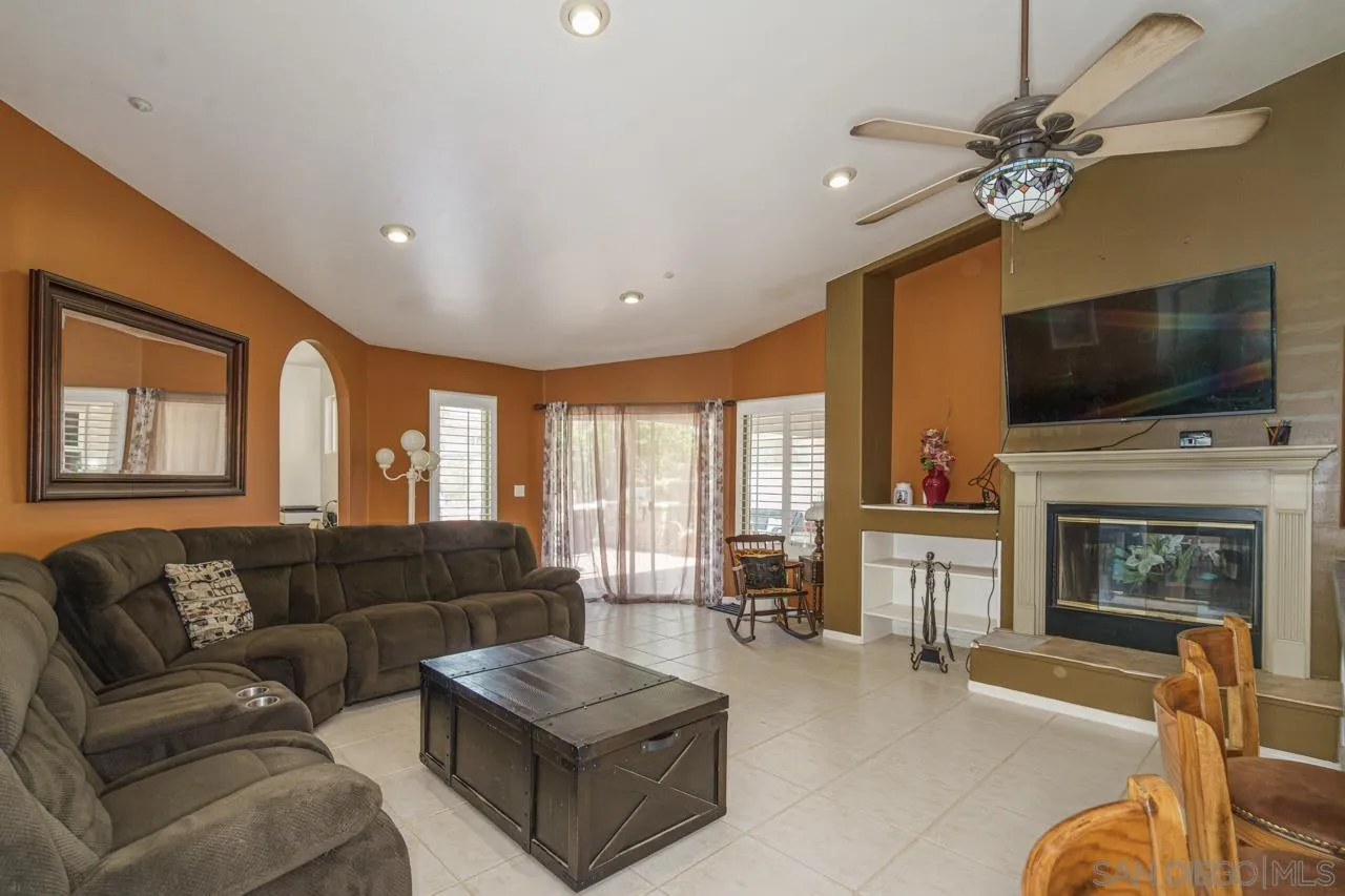 https://cdn.realtyfeed.com/cdn/127/250033337/7eeda97b351f227fc34b3a076ab61bdf.webp