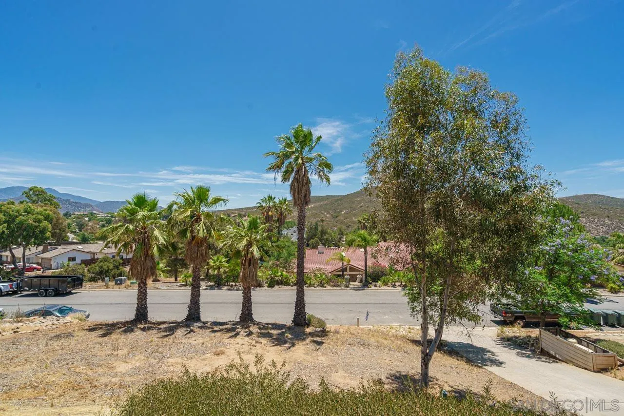 https://cdn.realtyfeed.com/cdn/127/250033337/7f37432f47302d80f40d8da6effd48fb.webp