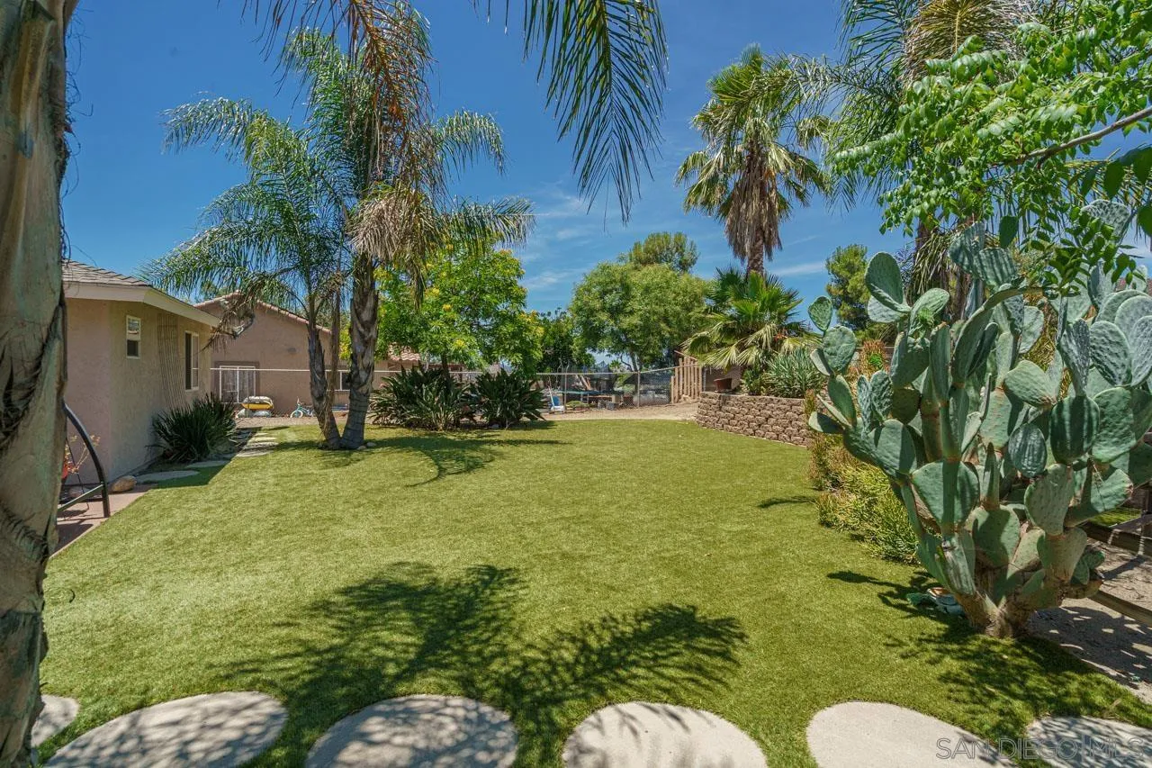 https://cdn.realtyfeed.com/cdn/127/250033337/8c520f6cec24fa8ebffb8134ff94dc3e.webp