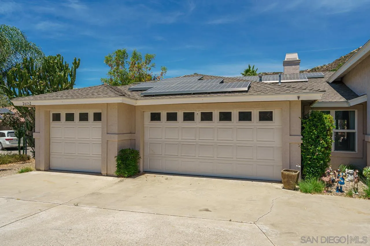 https://cdn.realtyfeed.com/cdn/127/250033337/8dca1b3aecb0a24391f0f7ea26bdf8bf.webp