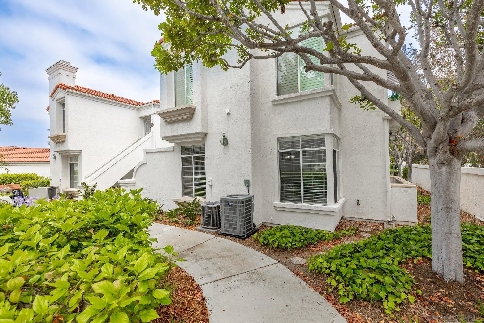 Photo #2: 250033339 Listing 