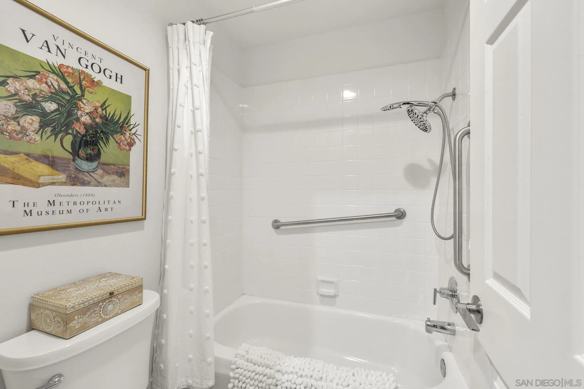 Photo #24: 250033339 Listing: Photo #24