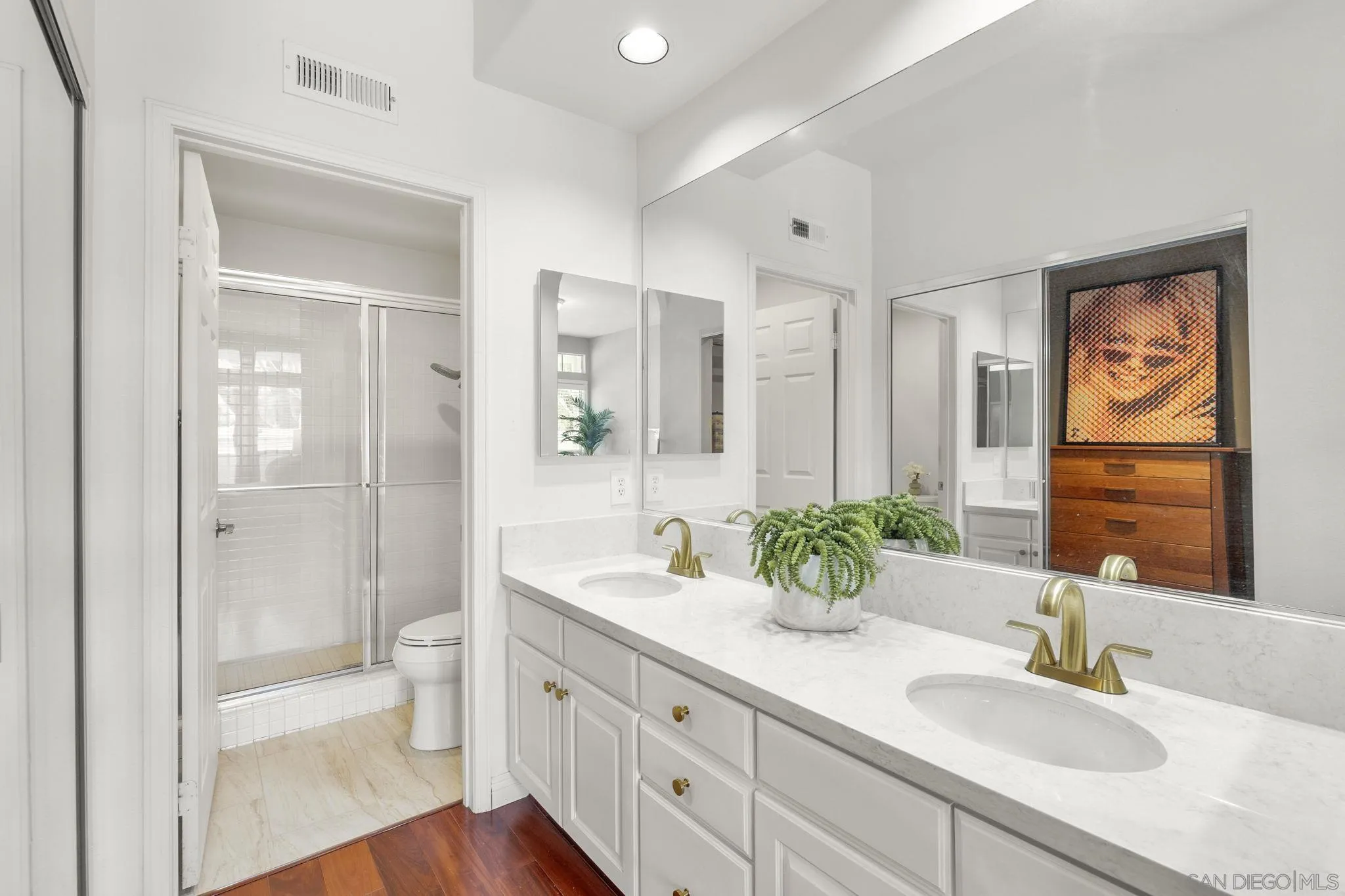 Photo #20: 250033339 Listing: Photo #20