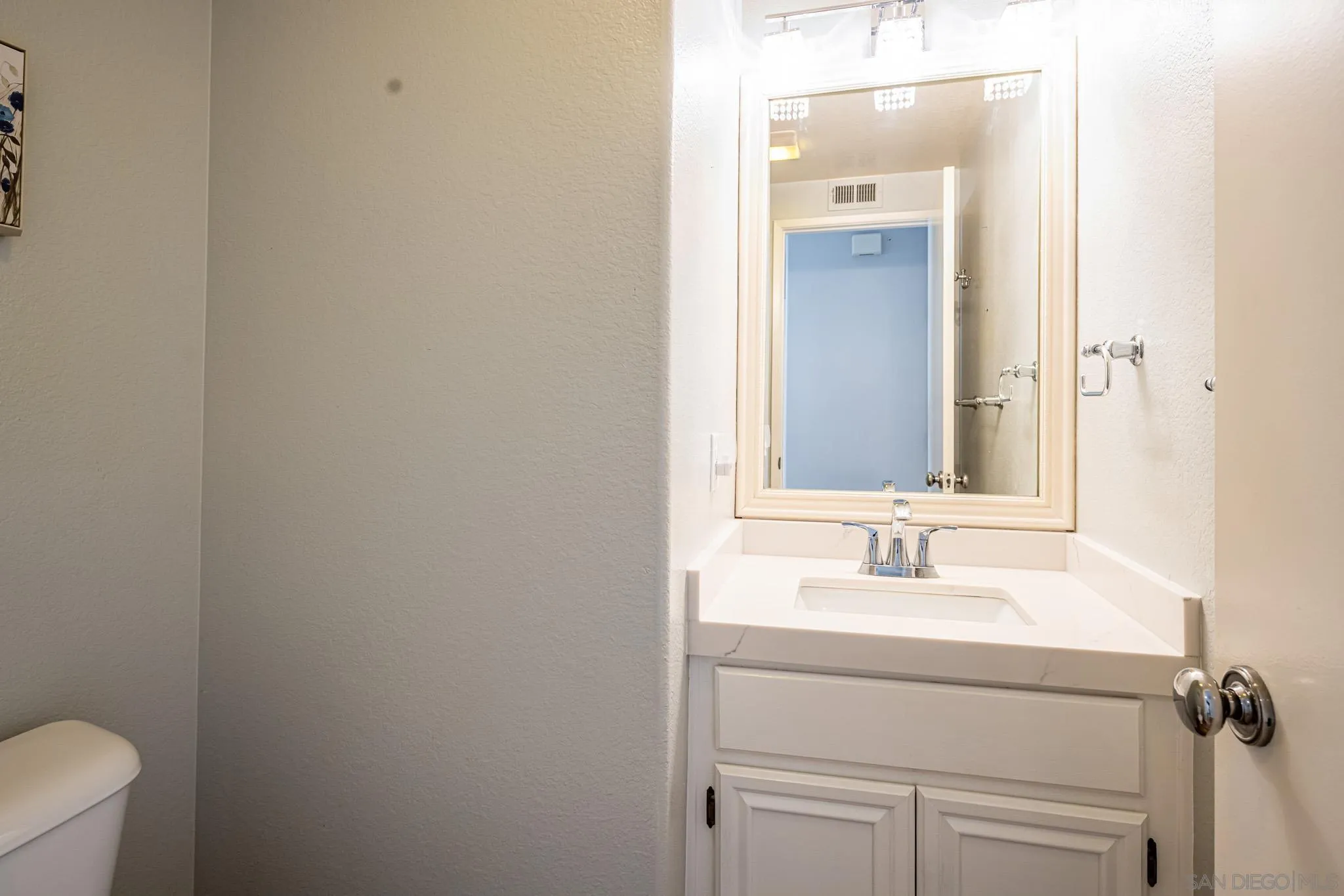 Photo #8: 250033341 Listing: Photo #8
