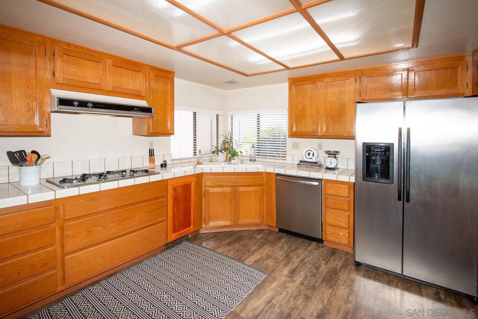 https://cdn.realtyfeed.com/cdn/127/250033354/18def6e3e8ae39d63ffb8120a3c9620c.webp