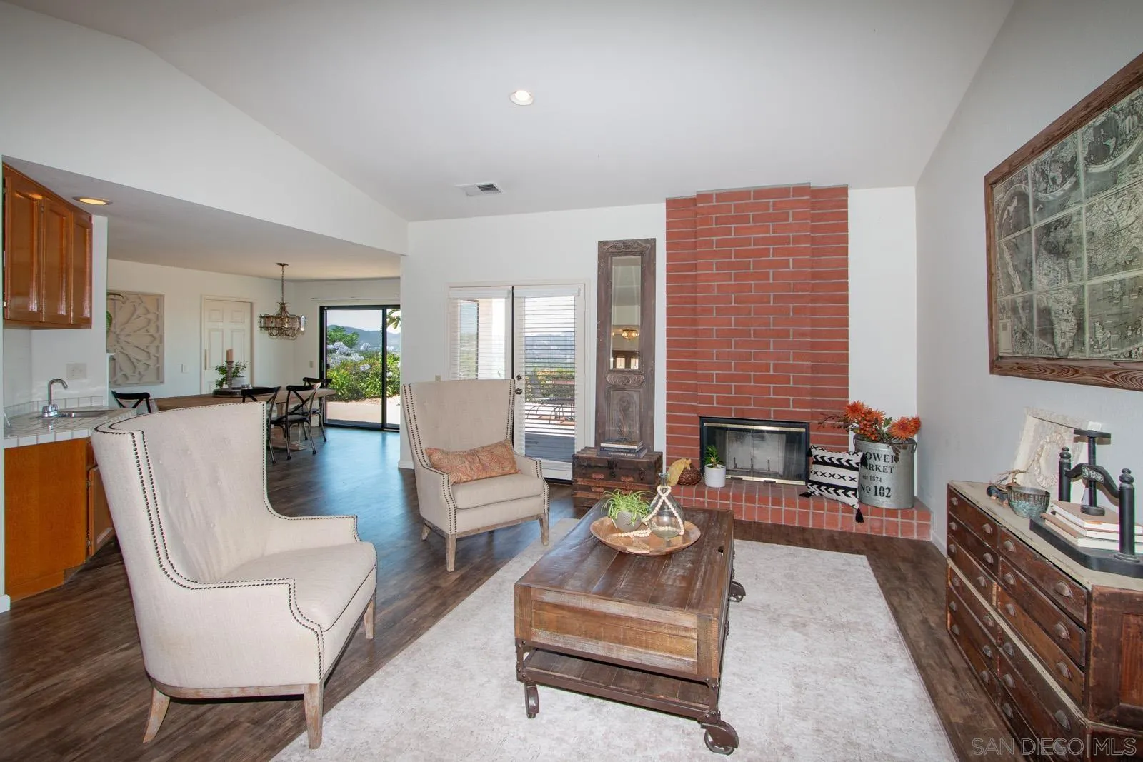 https://cdn.realtyfeed.com/cdn/127/250033354/5f74b2cc8e39e1820e0fcea4ea0d038e.webp