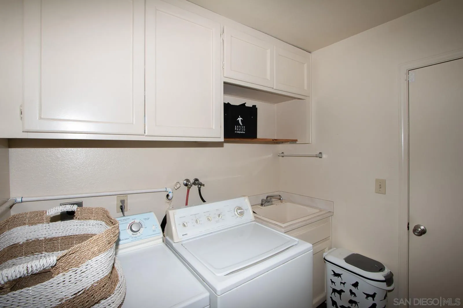 https://cdn.realtyfeed.com/cdn/127/250033354/6ebb58429f02c3ce932c2f1aed3b5a95.webp