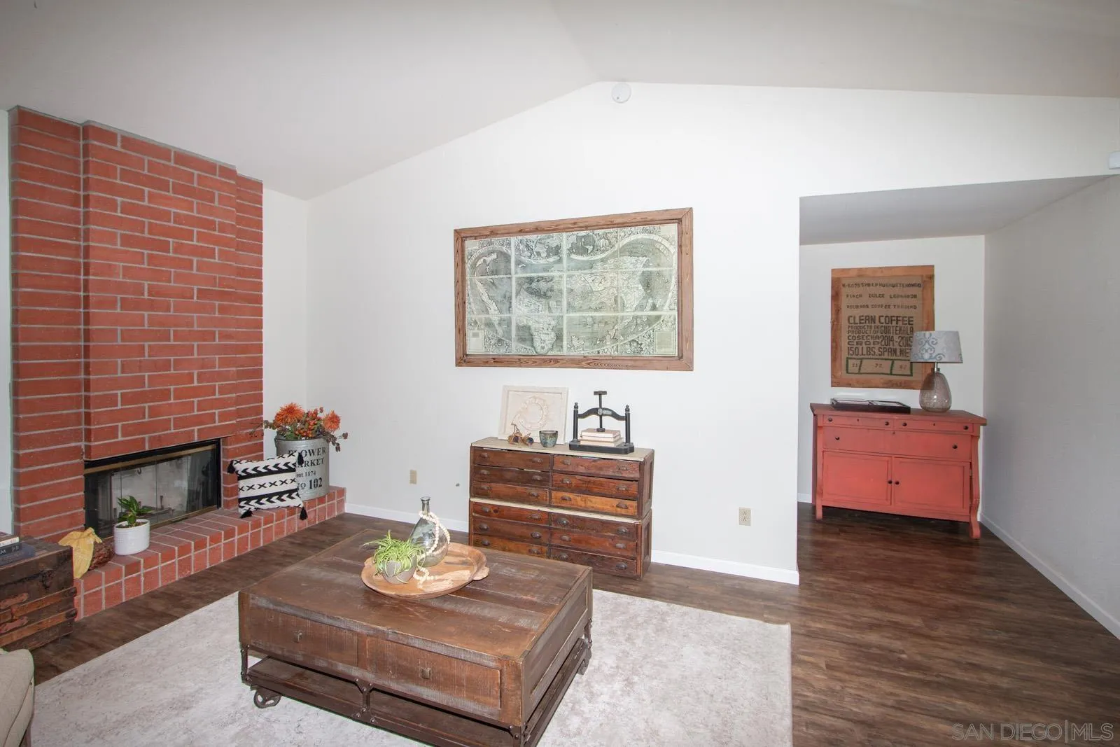 https://cdn.realtyfeed.com/cdn/127/250033354/7c9cf1fcf058628f4ac9ca70ae3f1fd1.webp